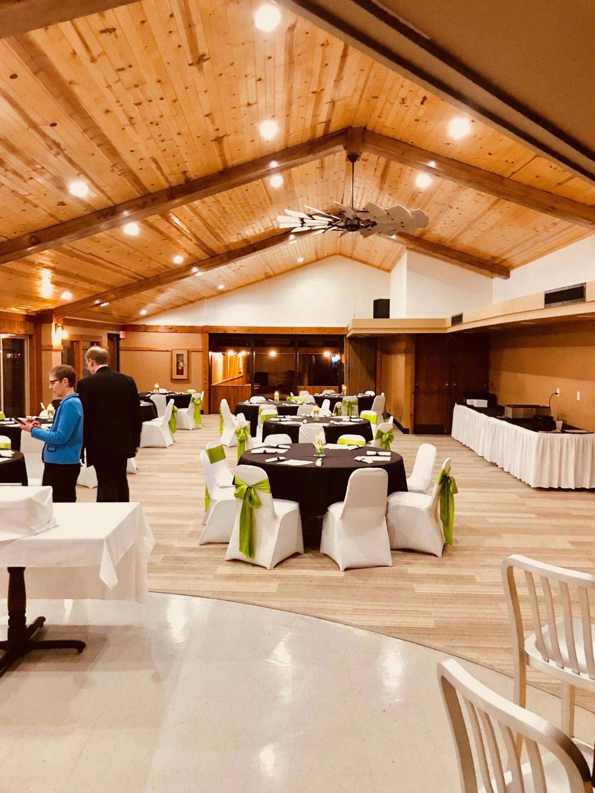 Round Barn Lodge photo 37
