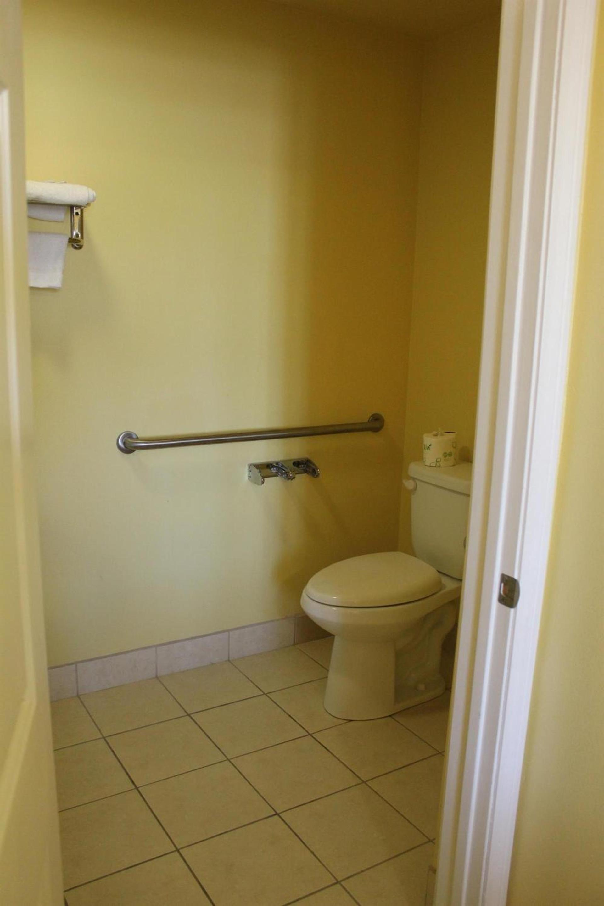 Motel 6 South Gate CA photo 32