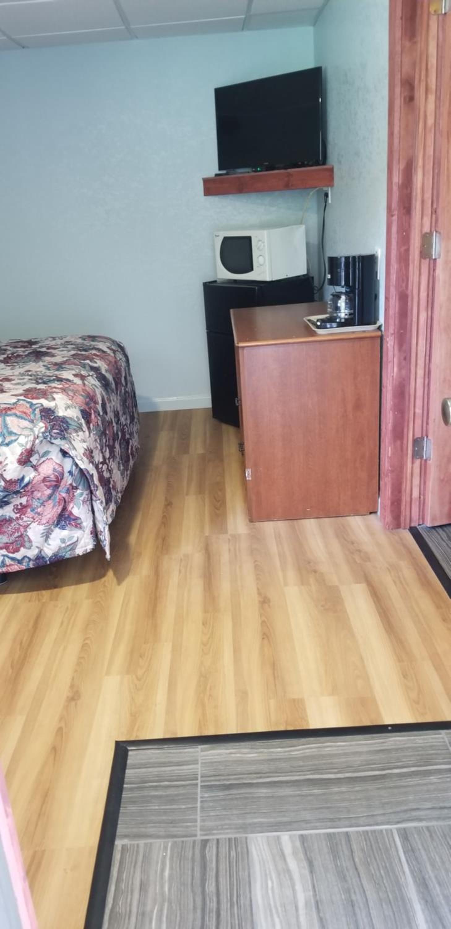 Wolds Motel - Mt. Pleasant photo 17