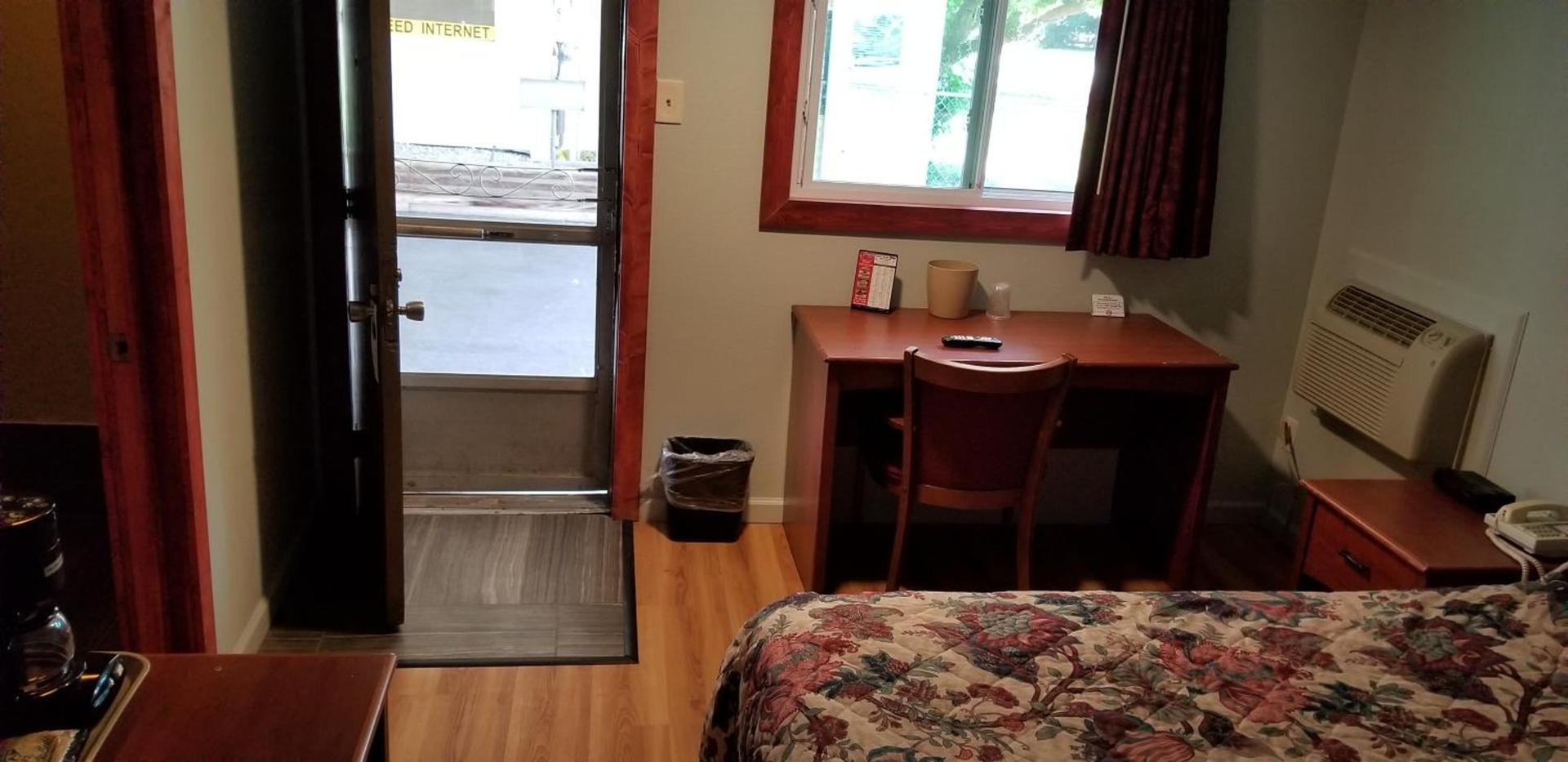 Wolds Motel - Mt. Pleasant photo 19