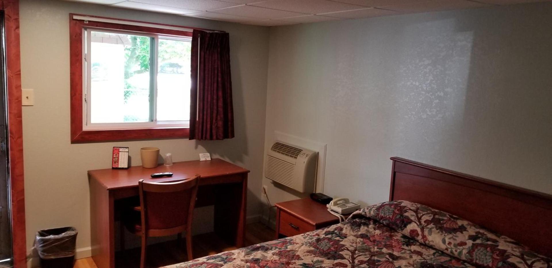 Wolds Motel - Mt. Pleasant photo 7