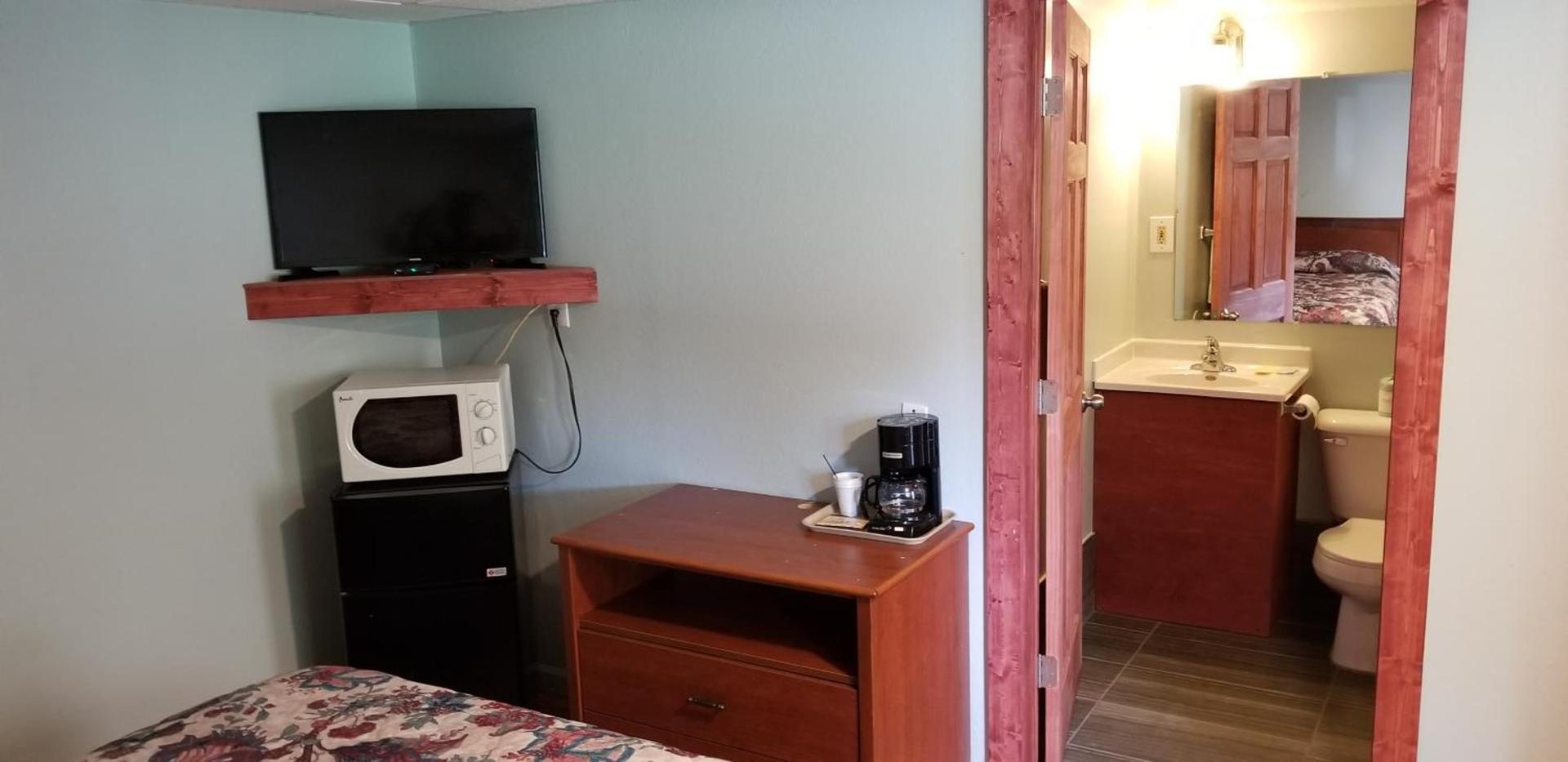 Wolds Motel - Mt. Pleasant photo 10