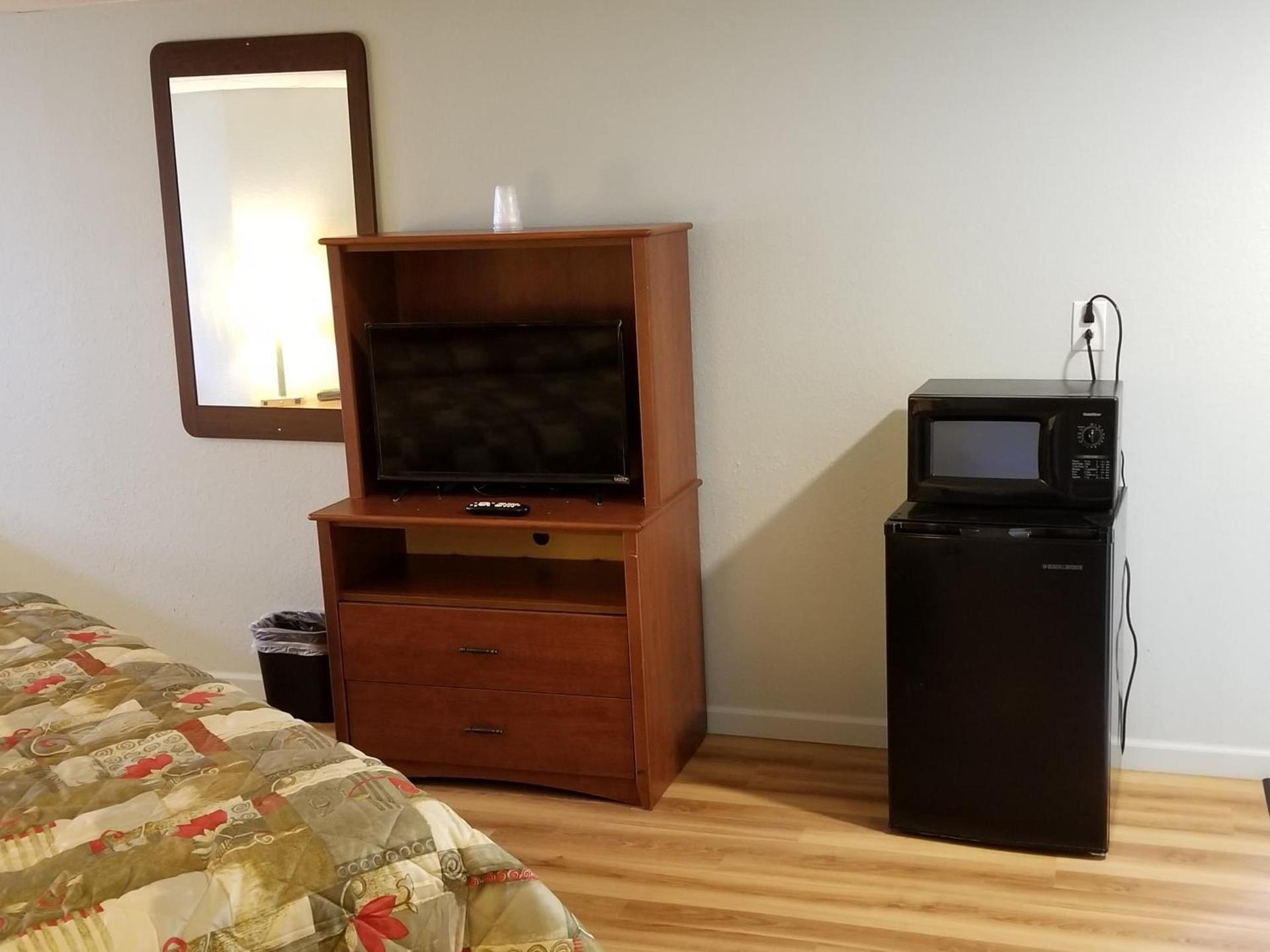 Wolds Motel - Mt. Pleasant photo 46
