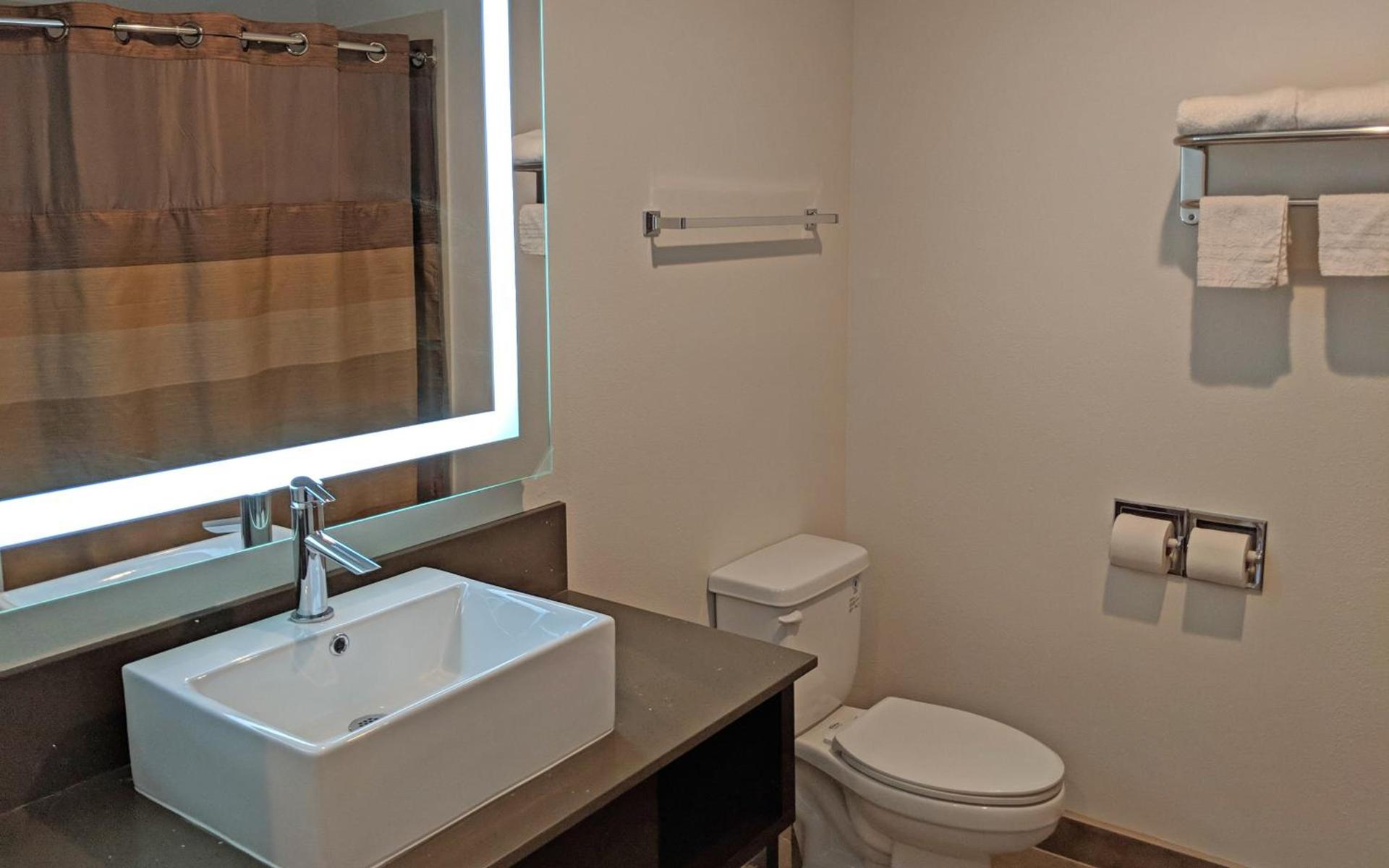 Epic Hotel photo 15