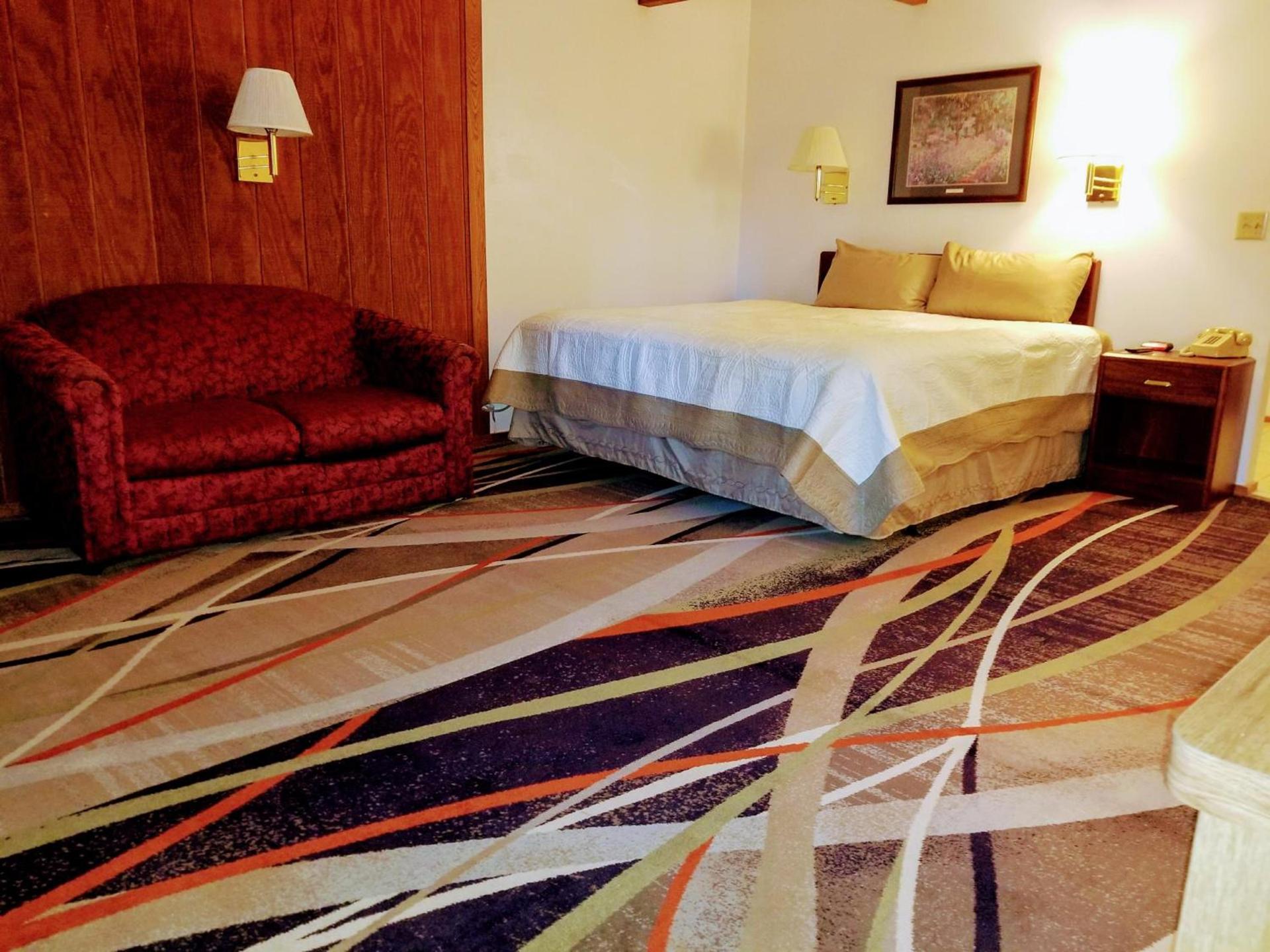 Round Barn Lodge photo 28