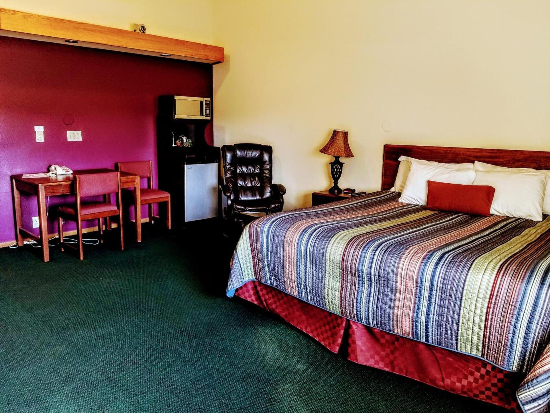 Round Barn Lodge photo 31