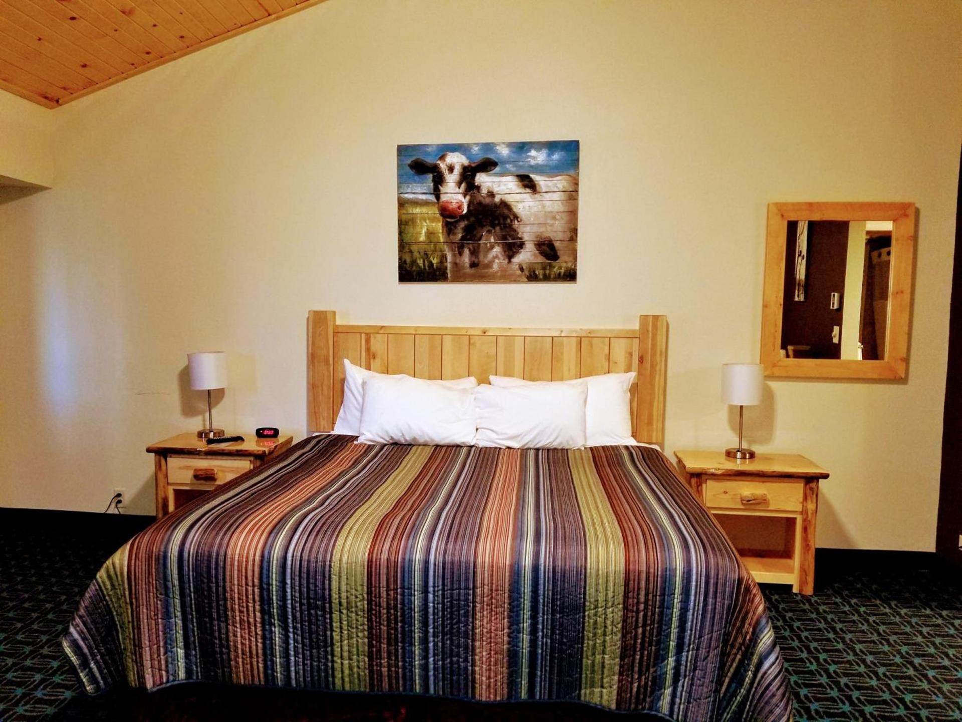 Round Barn Lodge photo 22