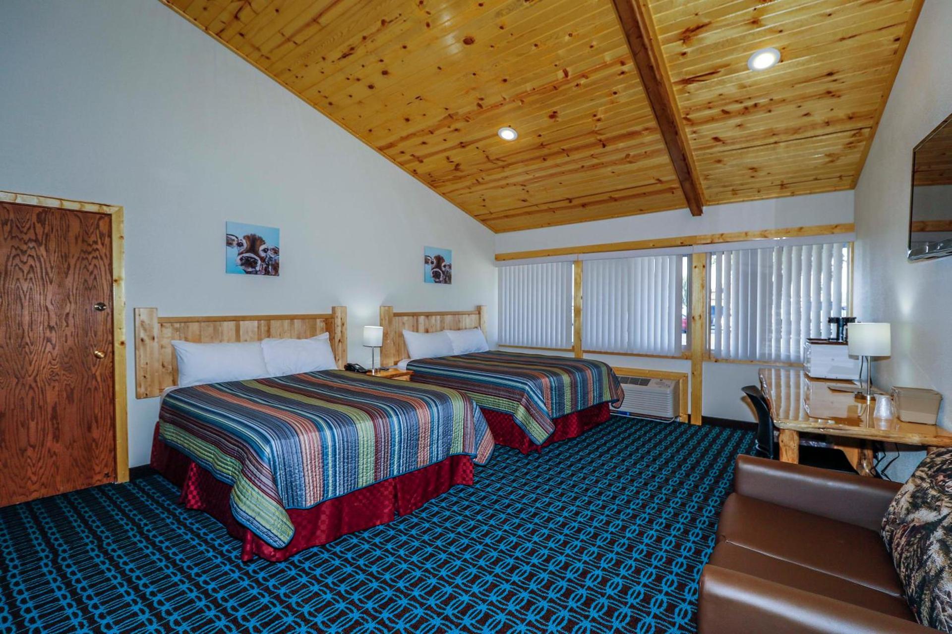 Round Barn Lodge photo 21