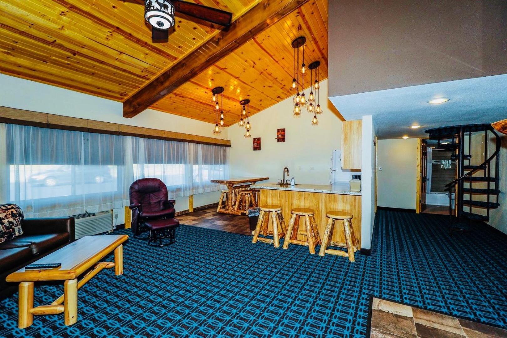 Round Barn Lodge photo 12