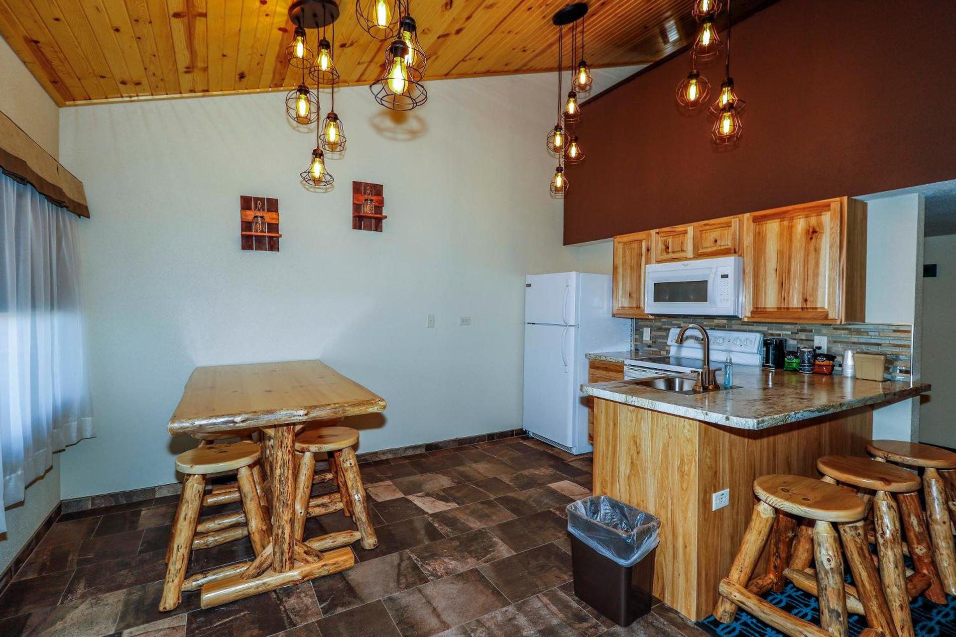 Round Barn Lodge photo 15