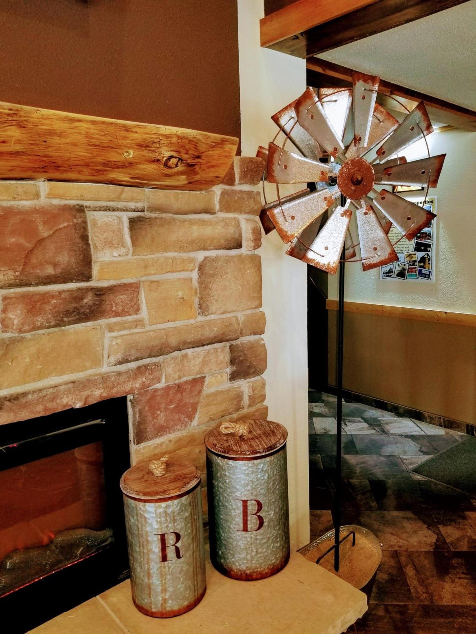 Round Barn Lodge photo 10