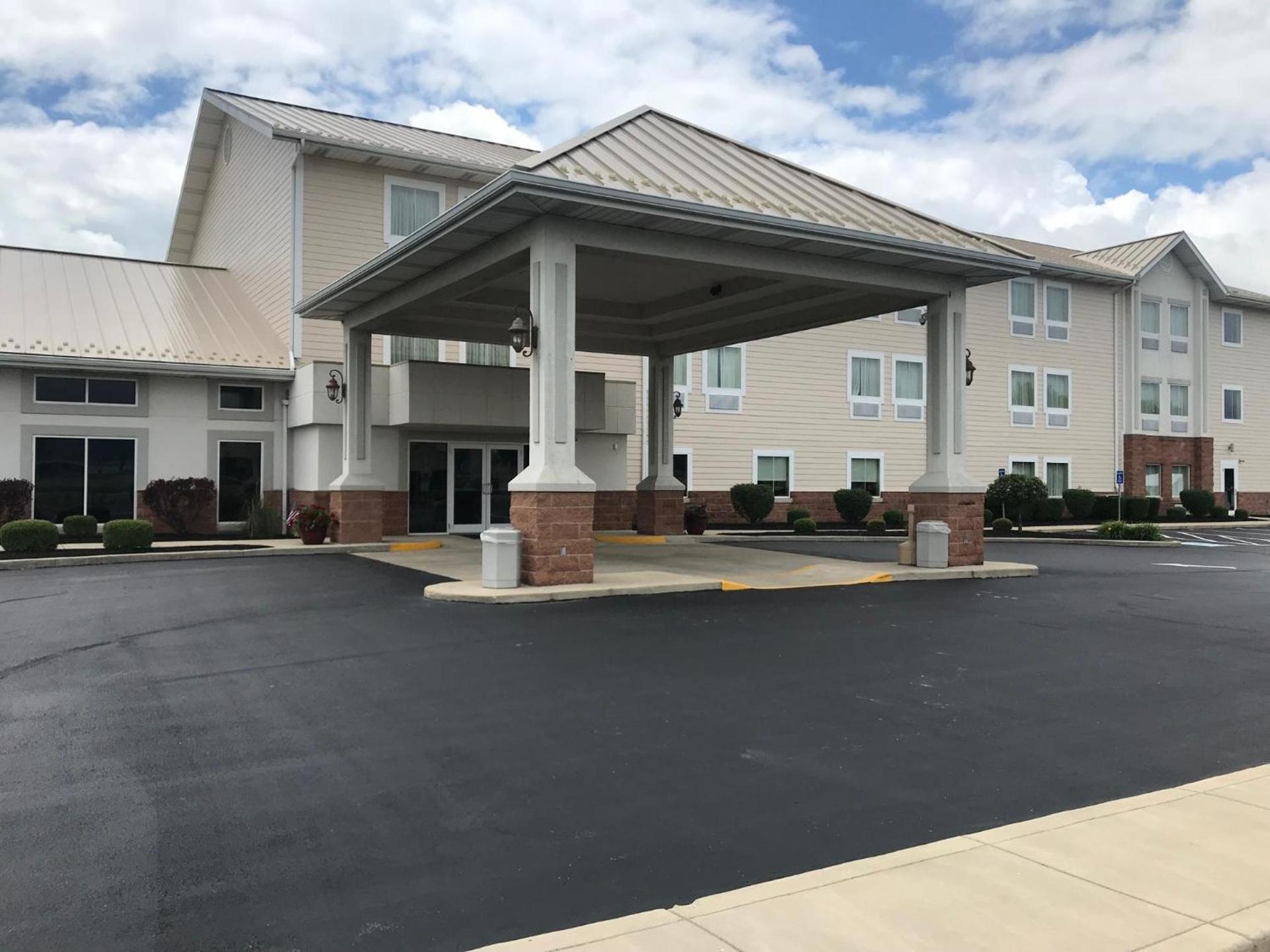 Randolph Inn and Suites photo 1