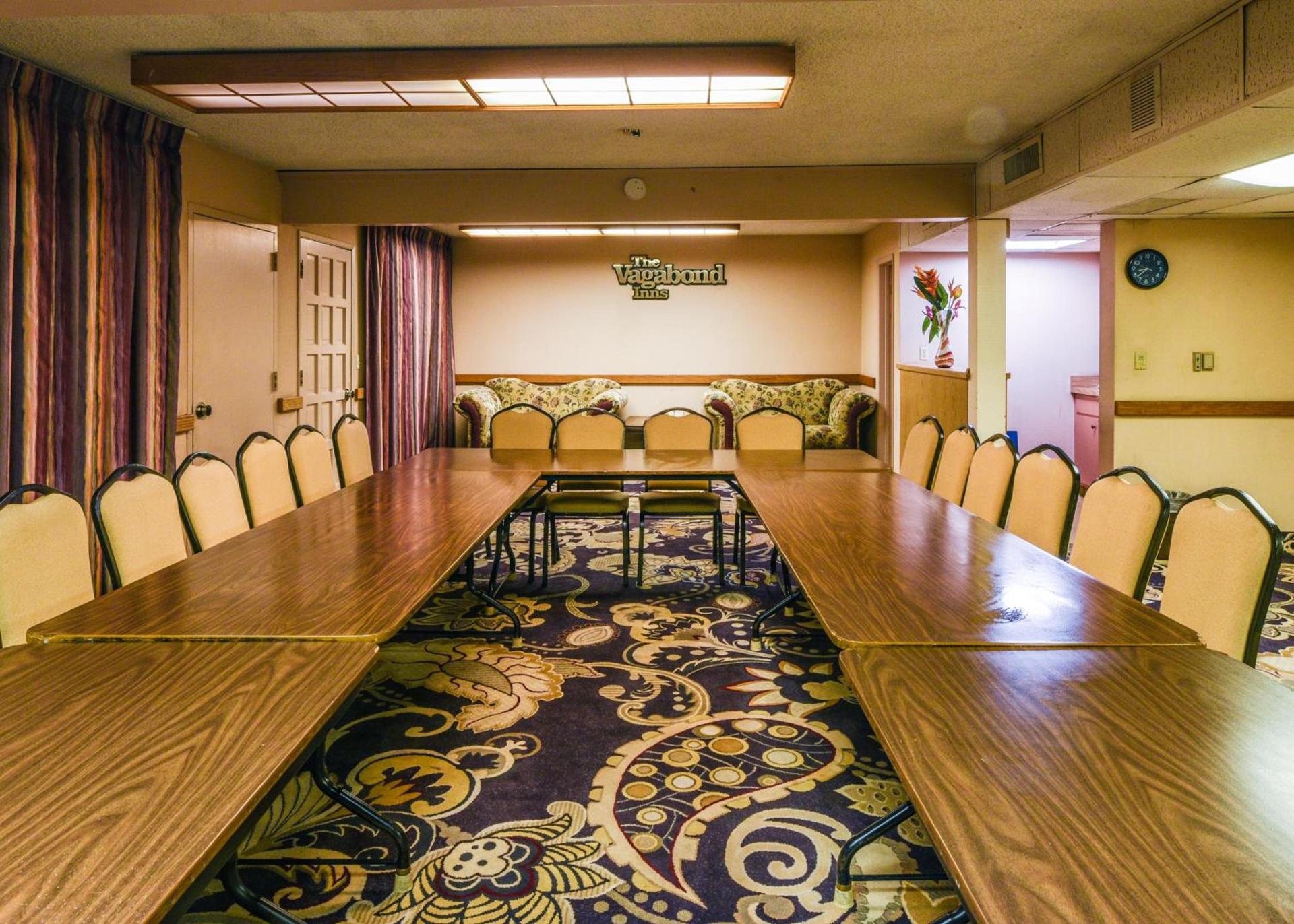 Vagabond Inn Costa Mesa photo 11