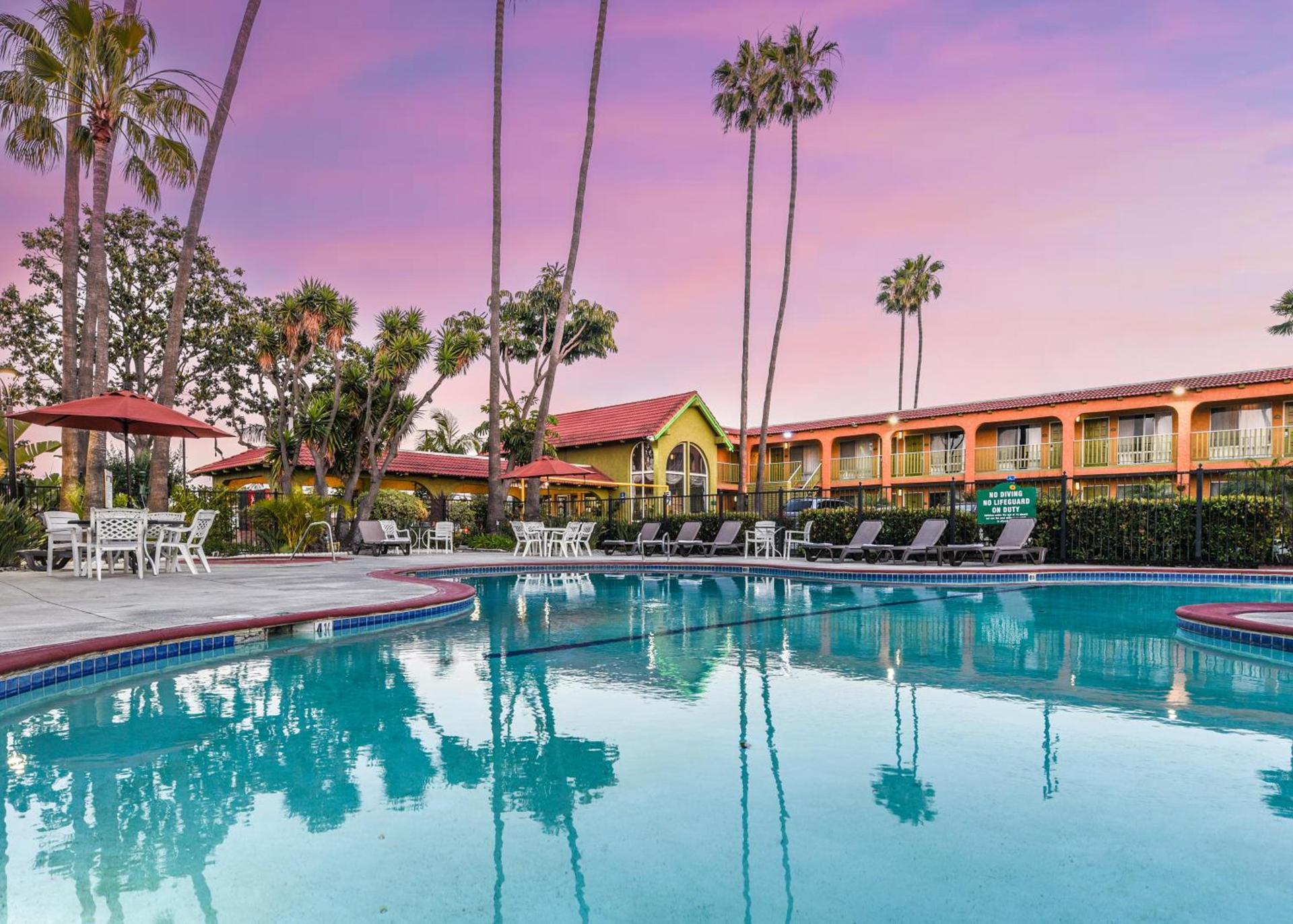 Vagabond Inn Costa Mesa photo 2