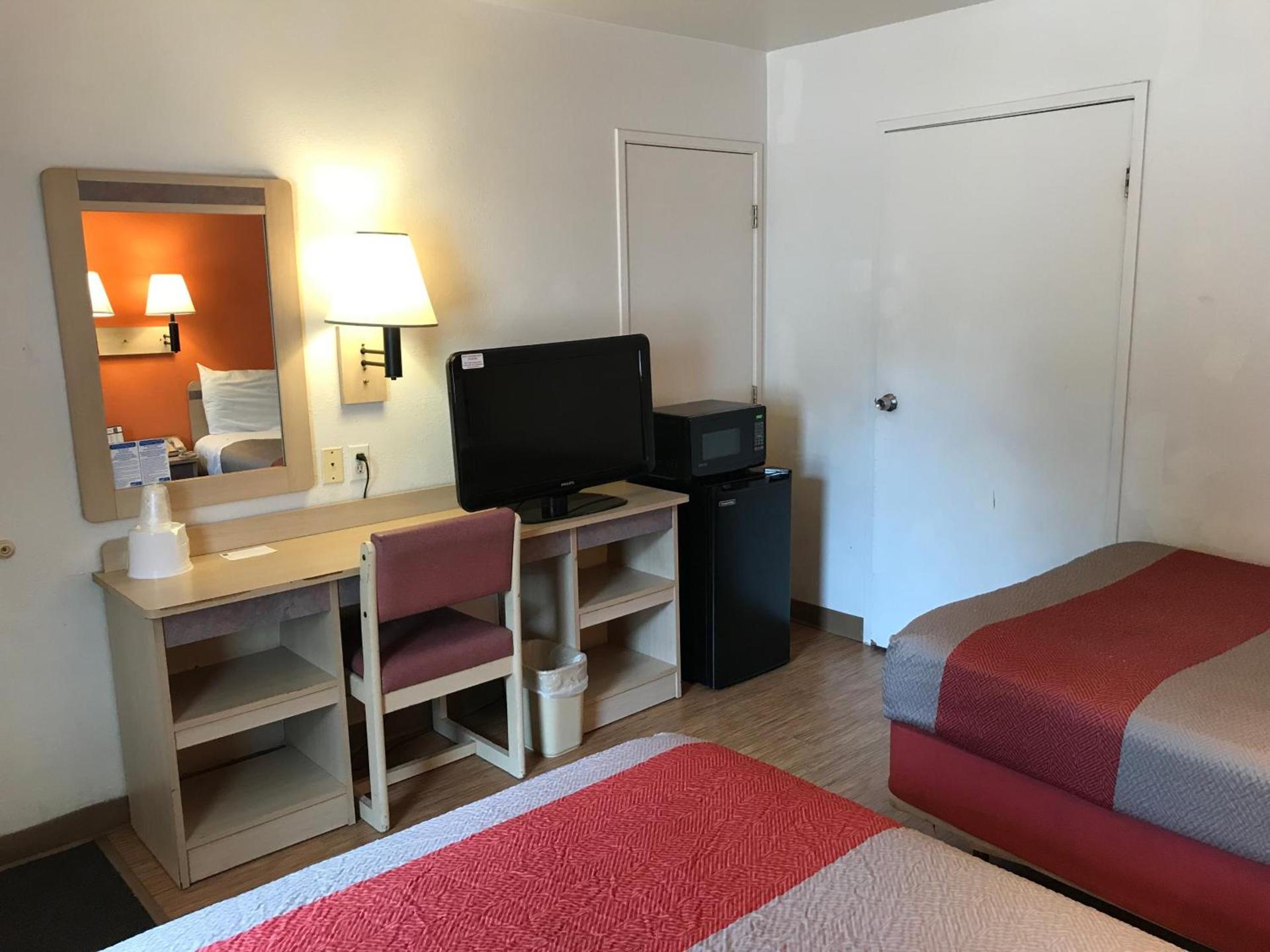 Motel 6-Des Moines, IA - North photo 12