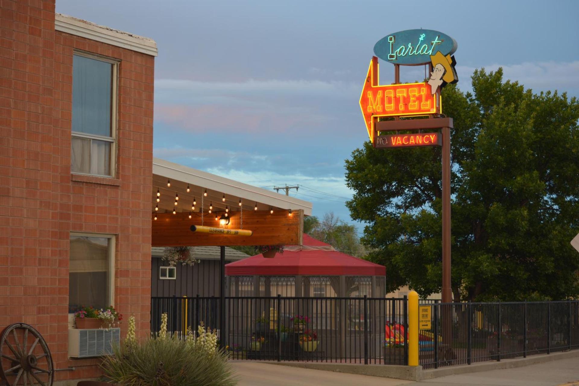 Lariat Motel photo 1
