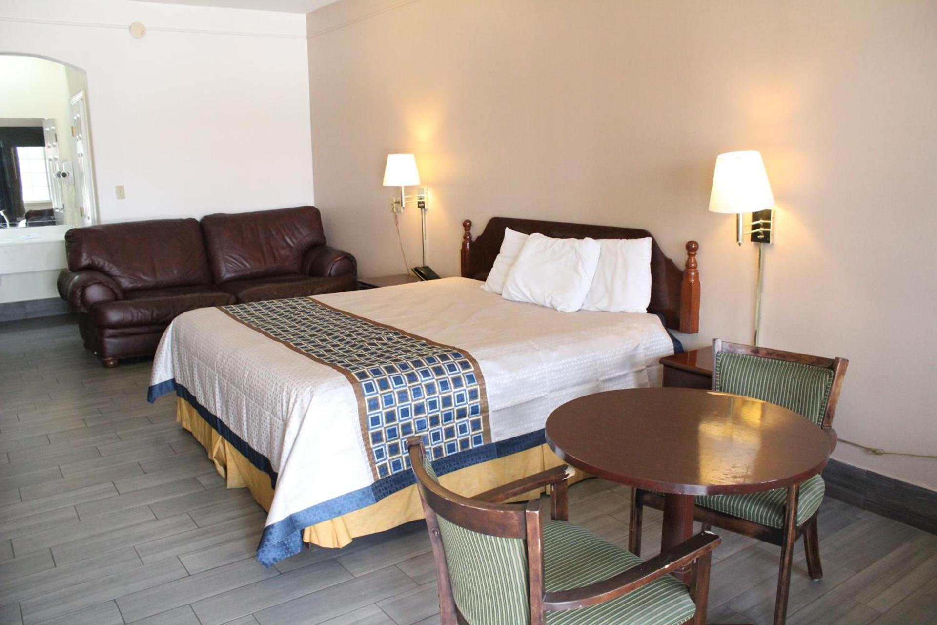 Texas Inn Downtown McAllen photo 19