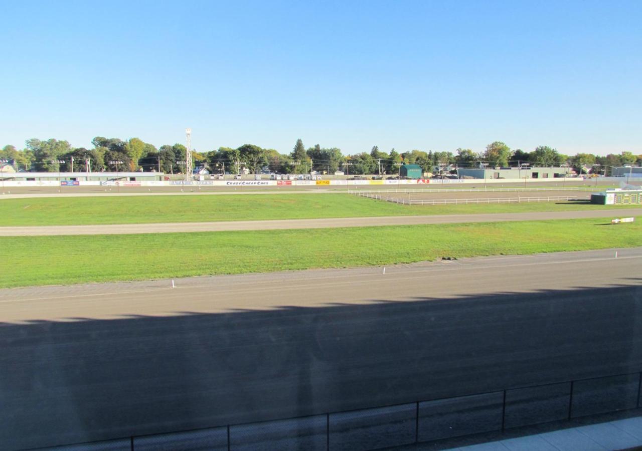 Hotel at Batavia Downs photo 24