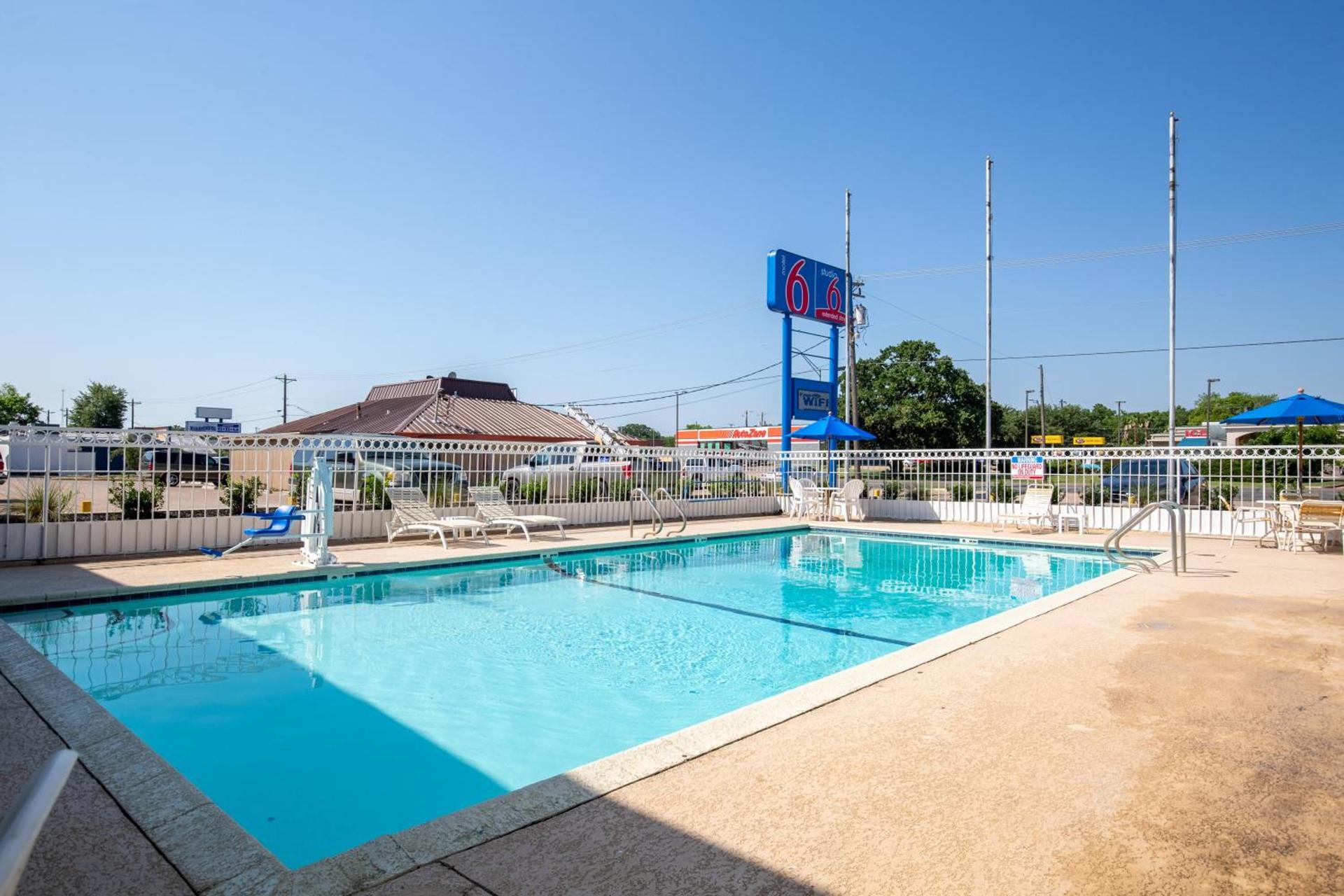 Motel 6-Bryan, TX - University Area photo 47
