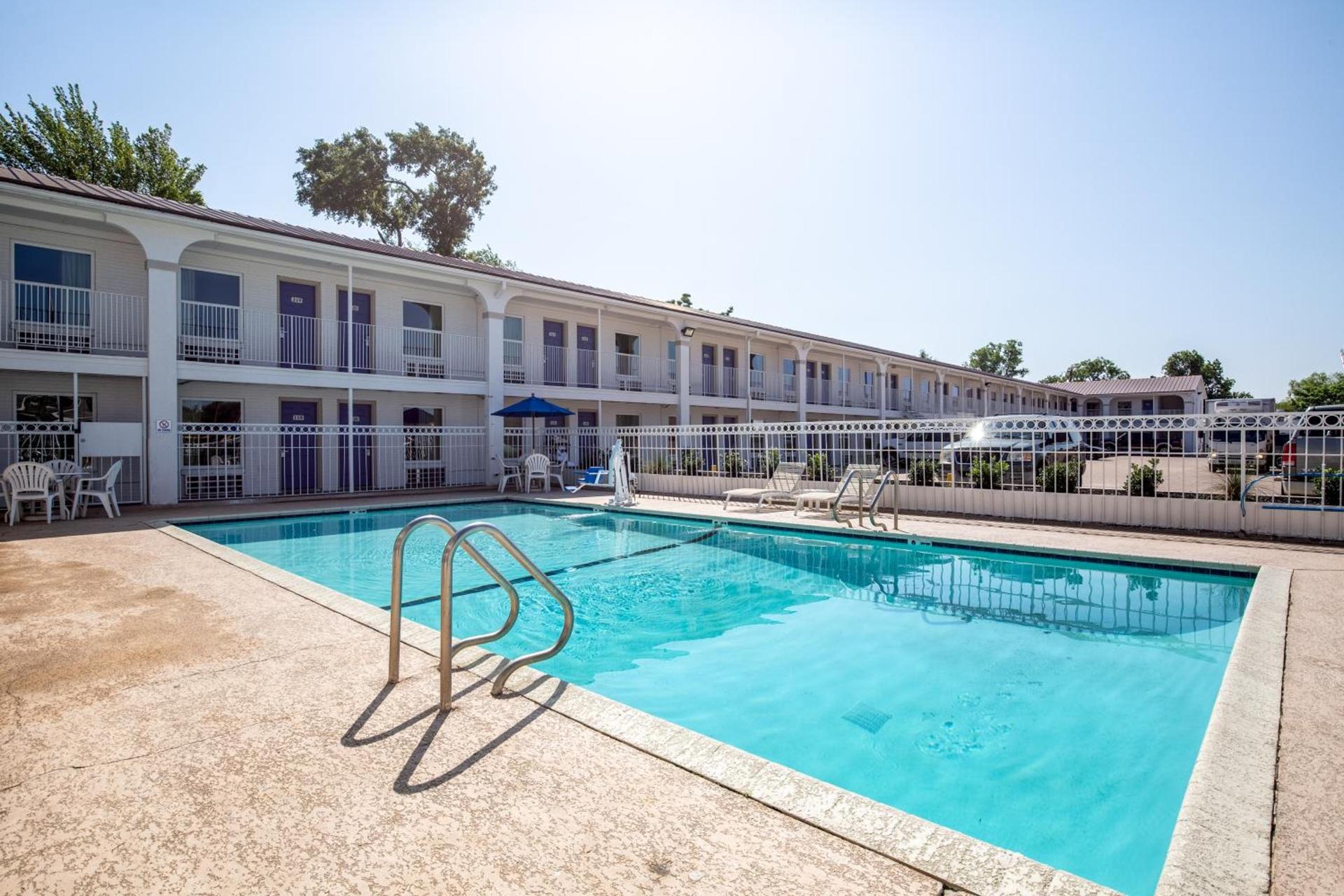 Motel 6-Bryan, TX - University Area photo 45