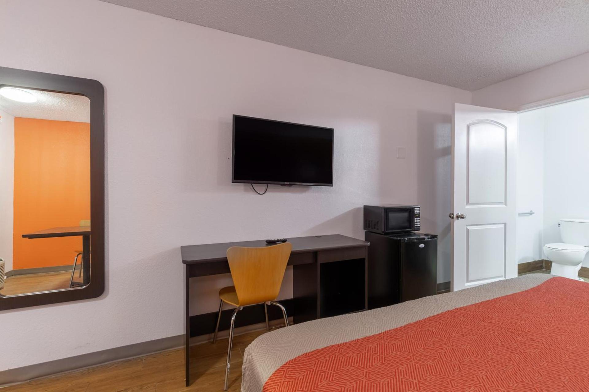 Motel 6-Bryan, TX - University Area photo 52