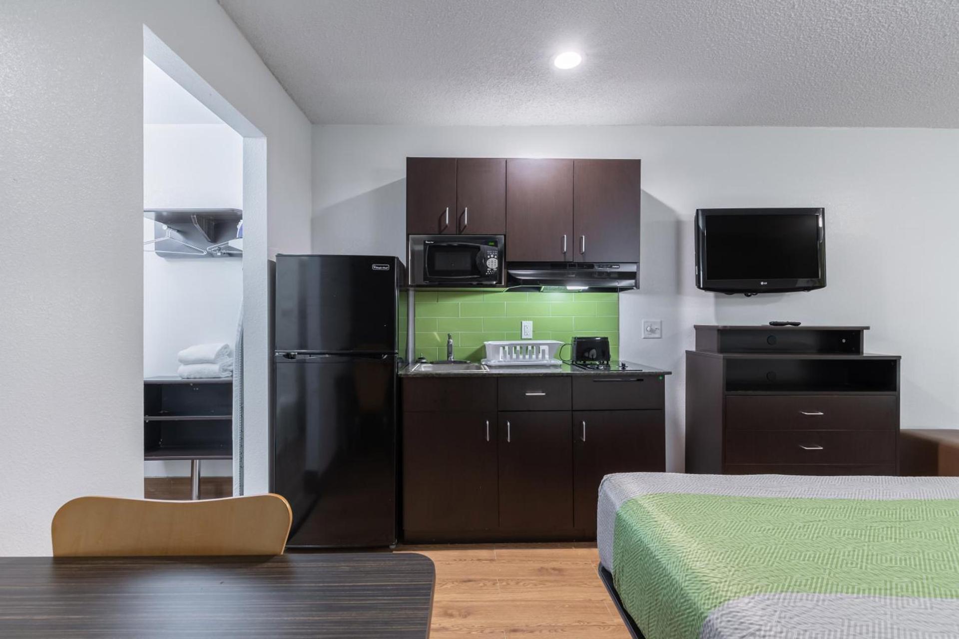 Studio 6-Bryan, TX - University Area photo 68