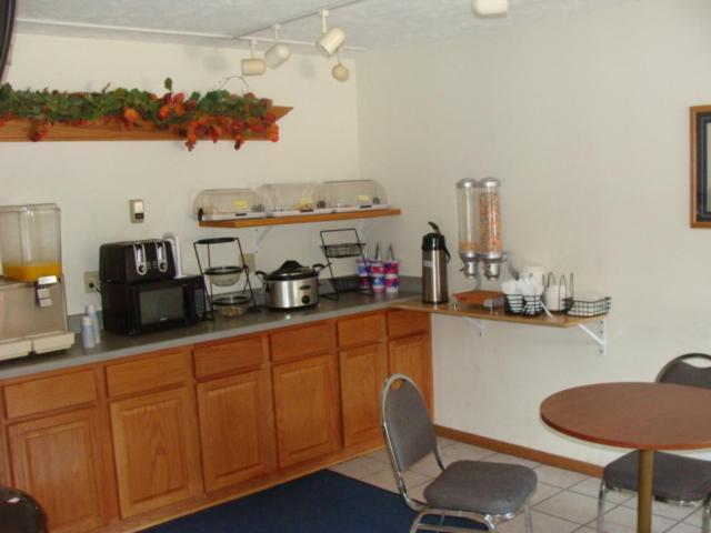 USA Inns of America photo 18
