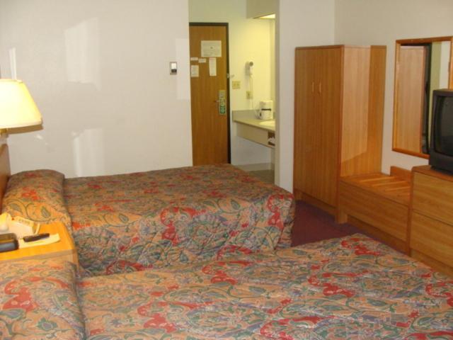 USA Inns of America photo 24