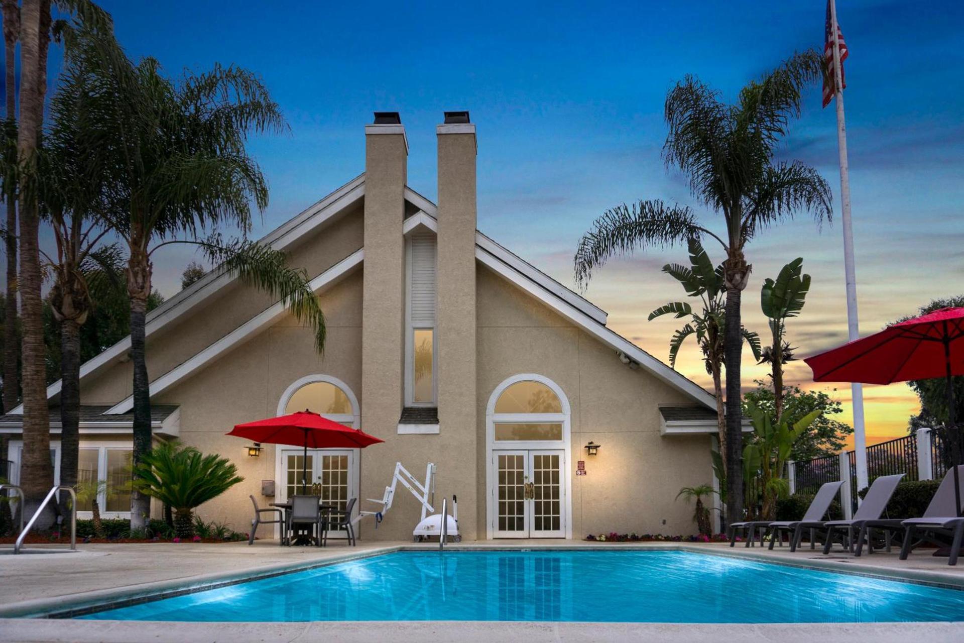 Chase Suites Brea-Fullerton - North Orange County photo 9