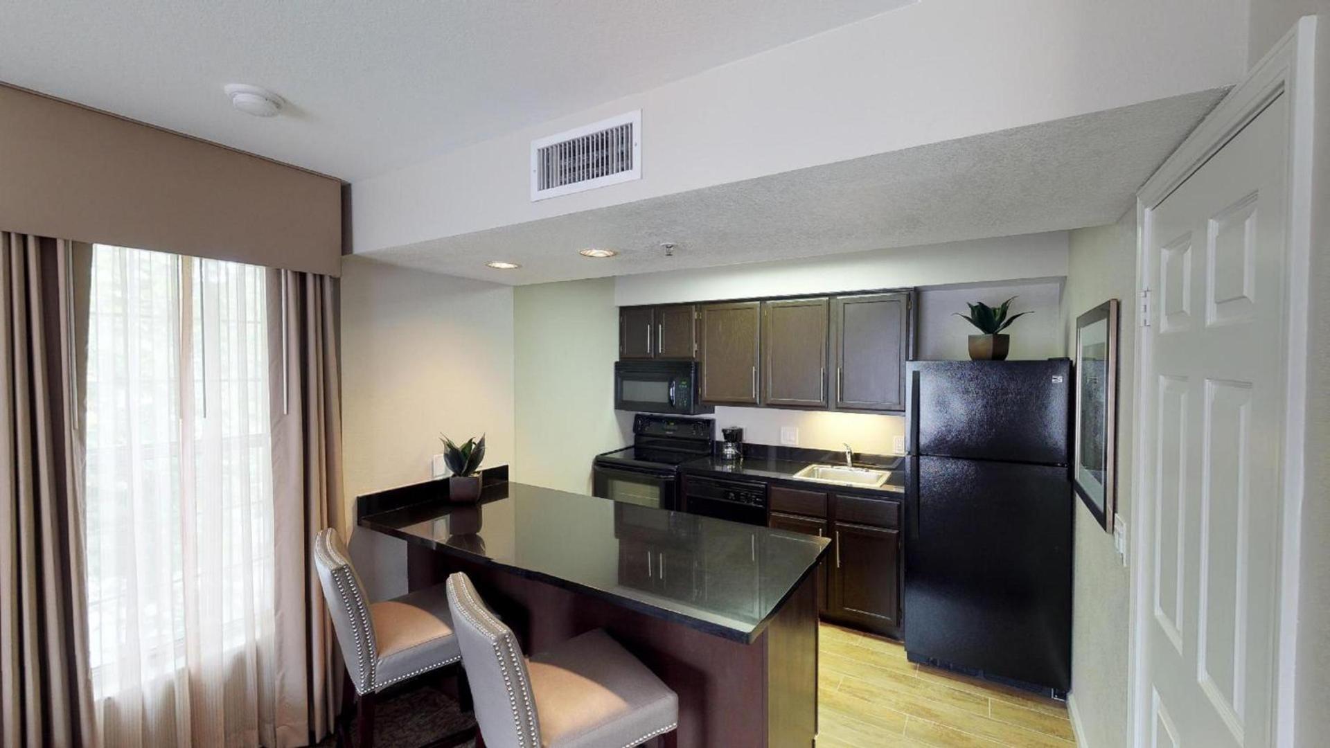 Chase Suites Brea-Fullerton - North Orange County photo 36