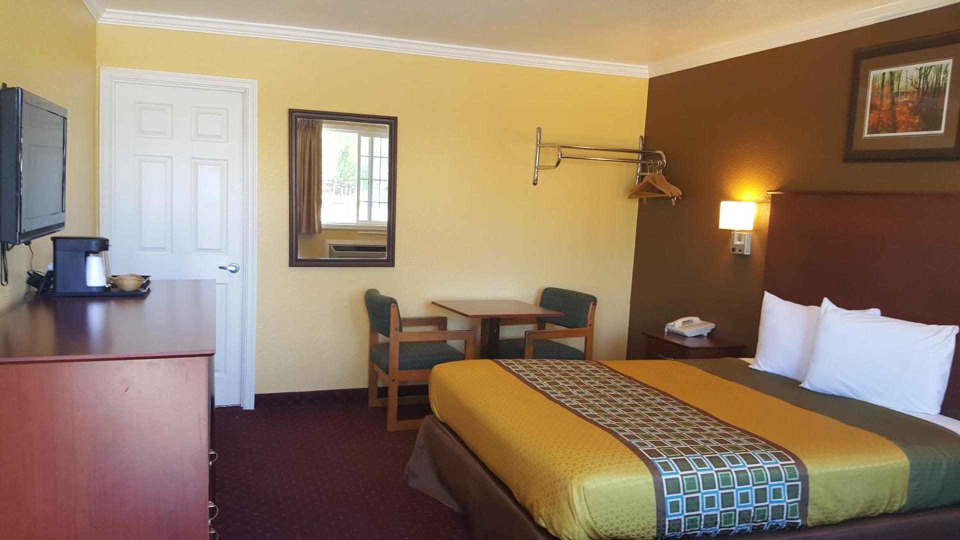 Interstate 8 Motel photo 12