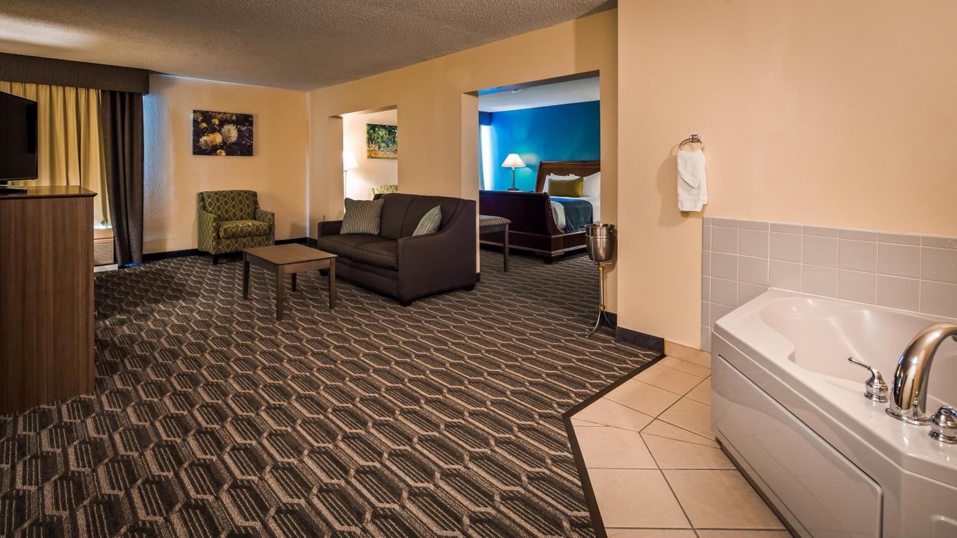 Best Western Plus Yadkin Valley Inn & Suites photo 39