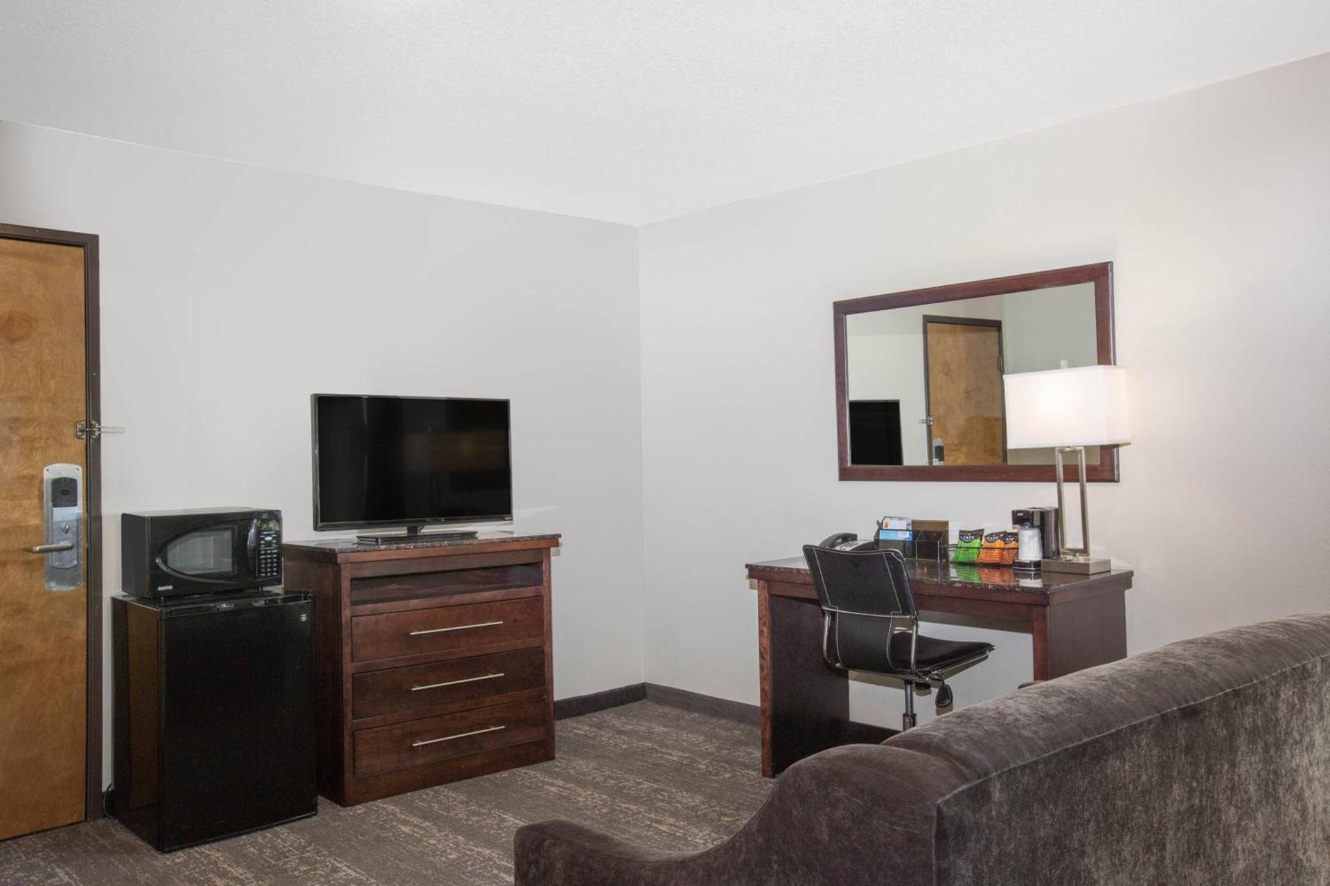 Spark by Hilton Springfield Eugene photo 2