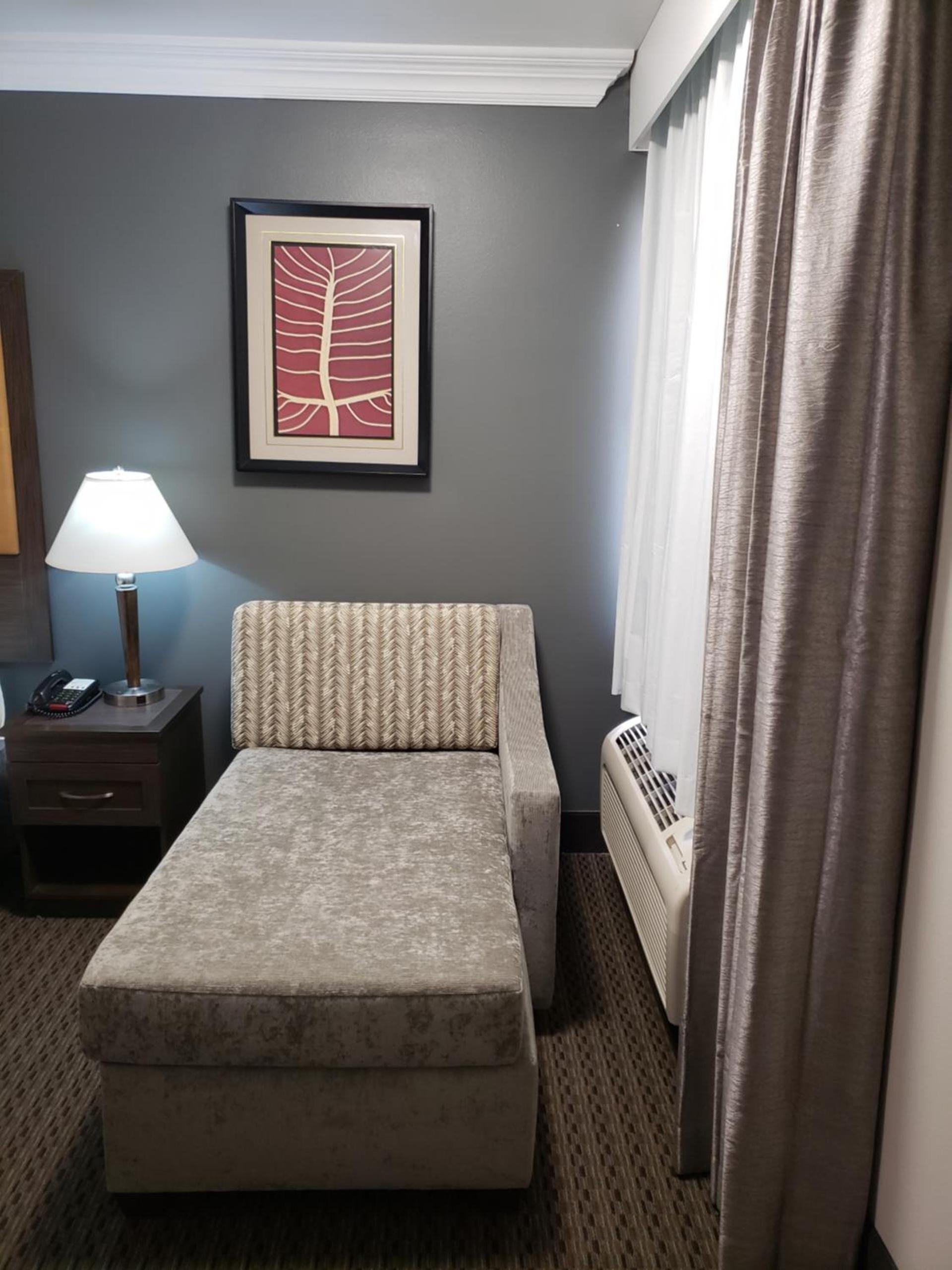 Portofino Inn Burbank photo 11