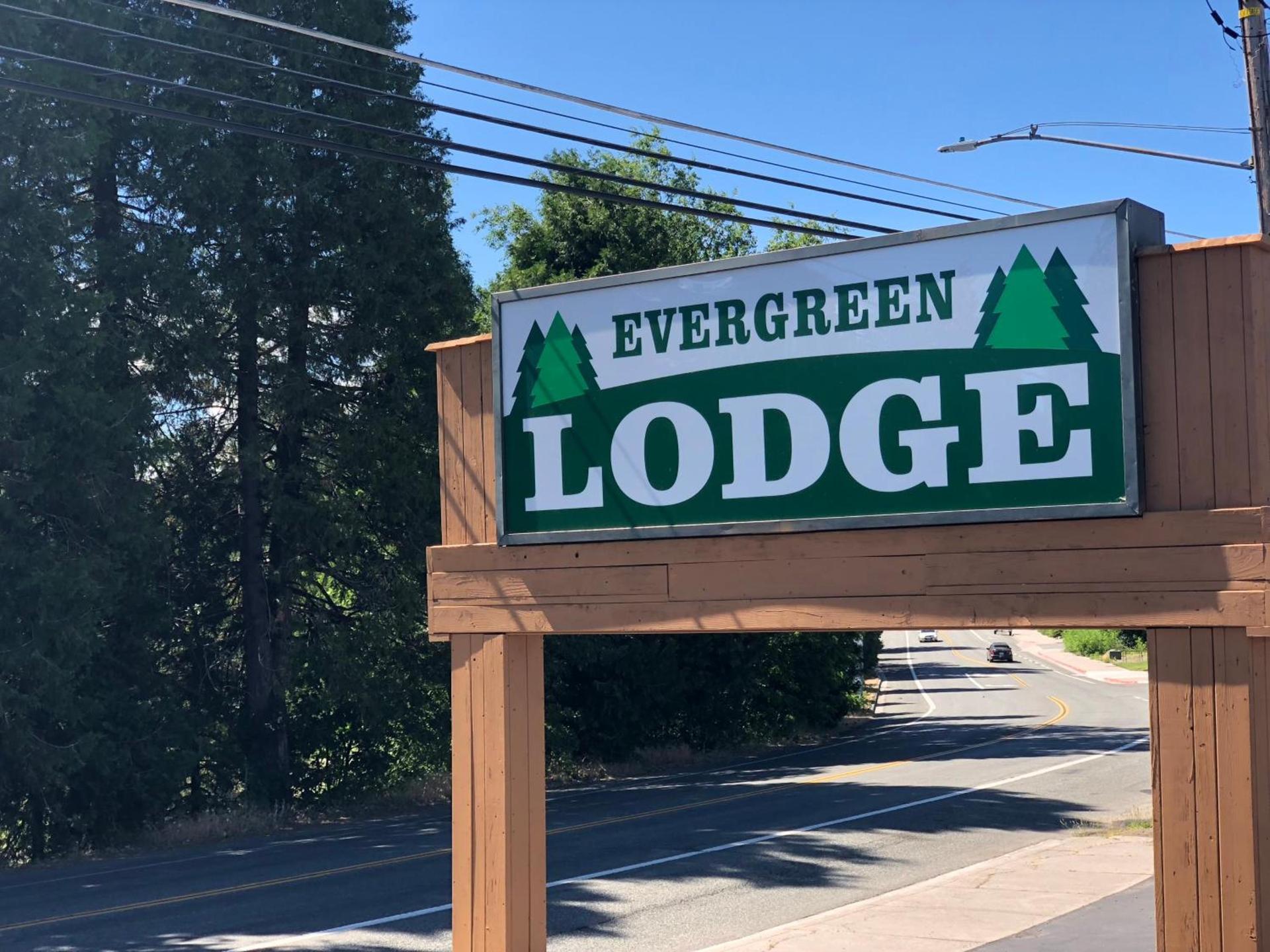 Evergreen Lodge photo 12