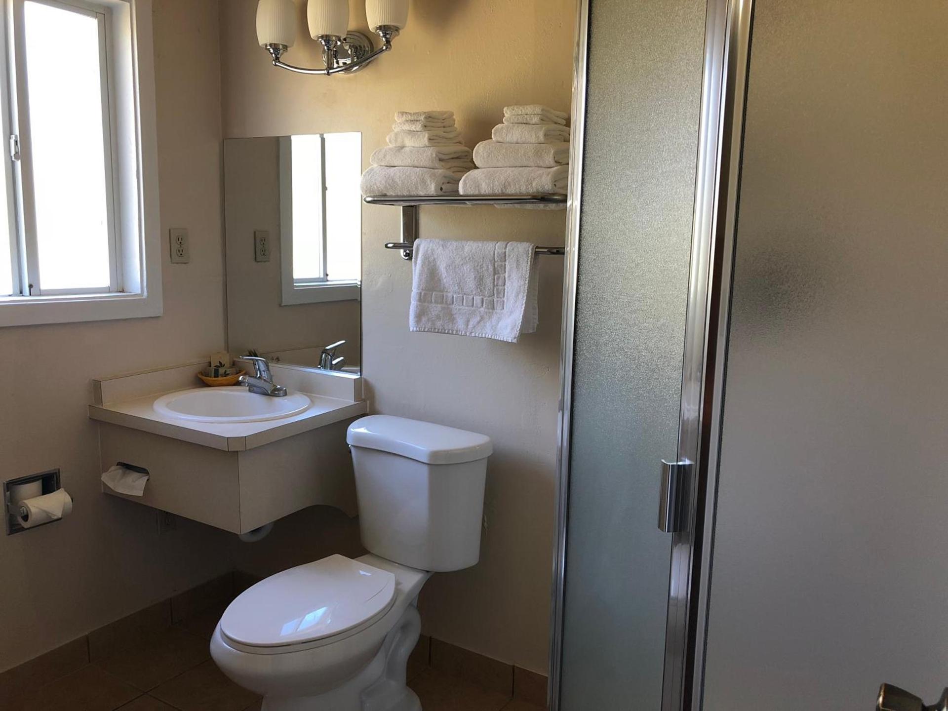 Evergreen Lodge photo 11