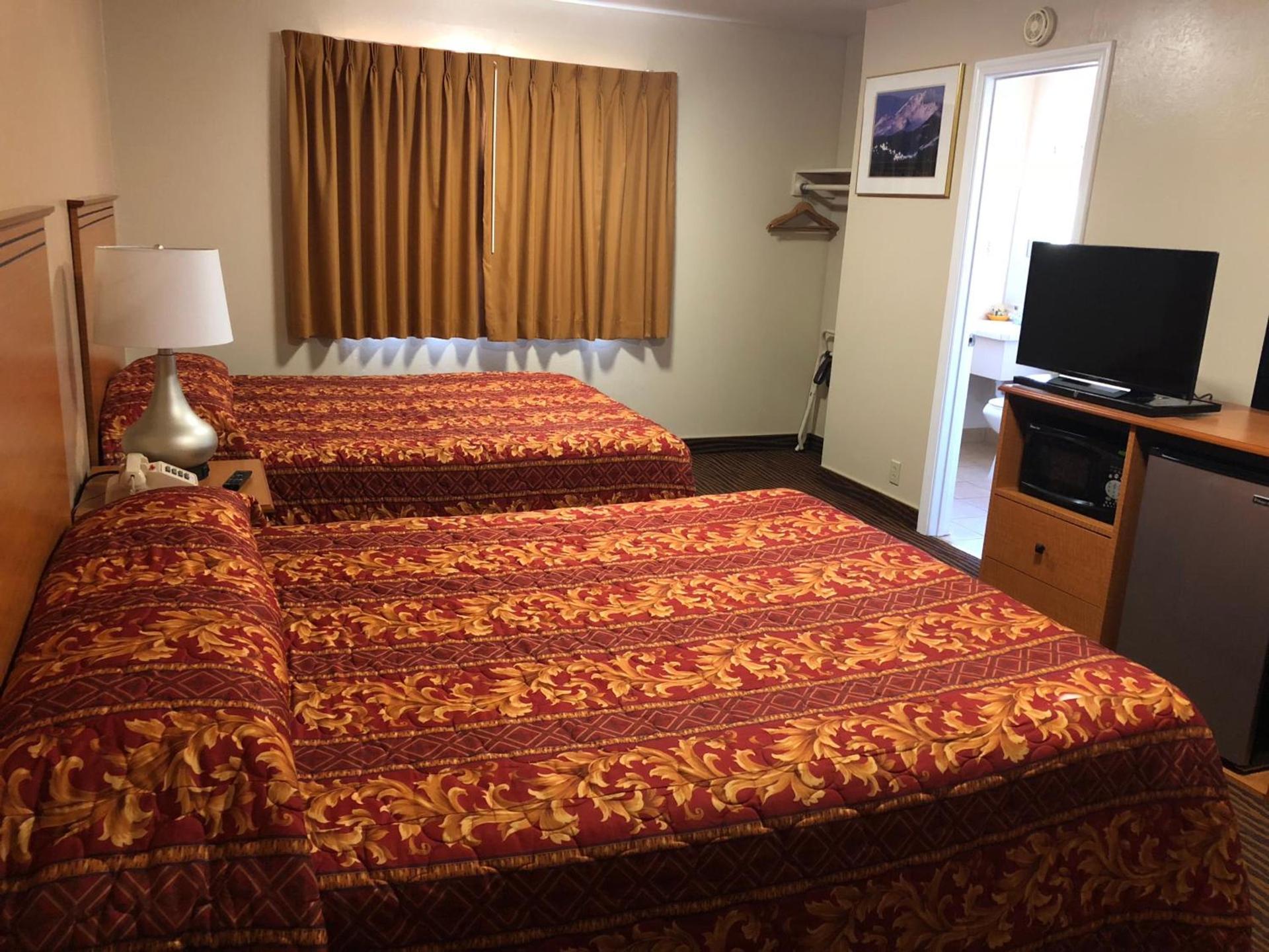 Evergreen Lodge photo 9