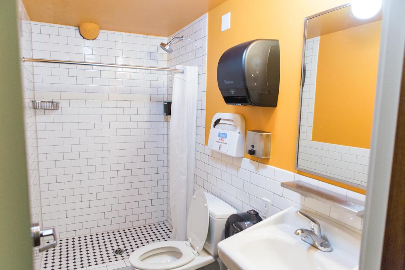 American Hotel Hostel photo 21