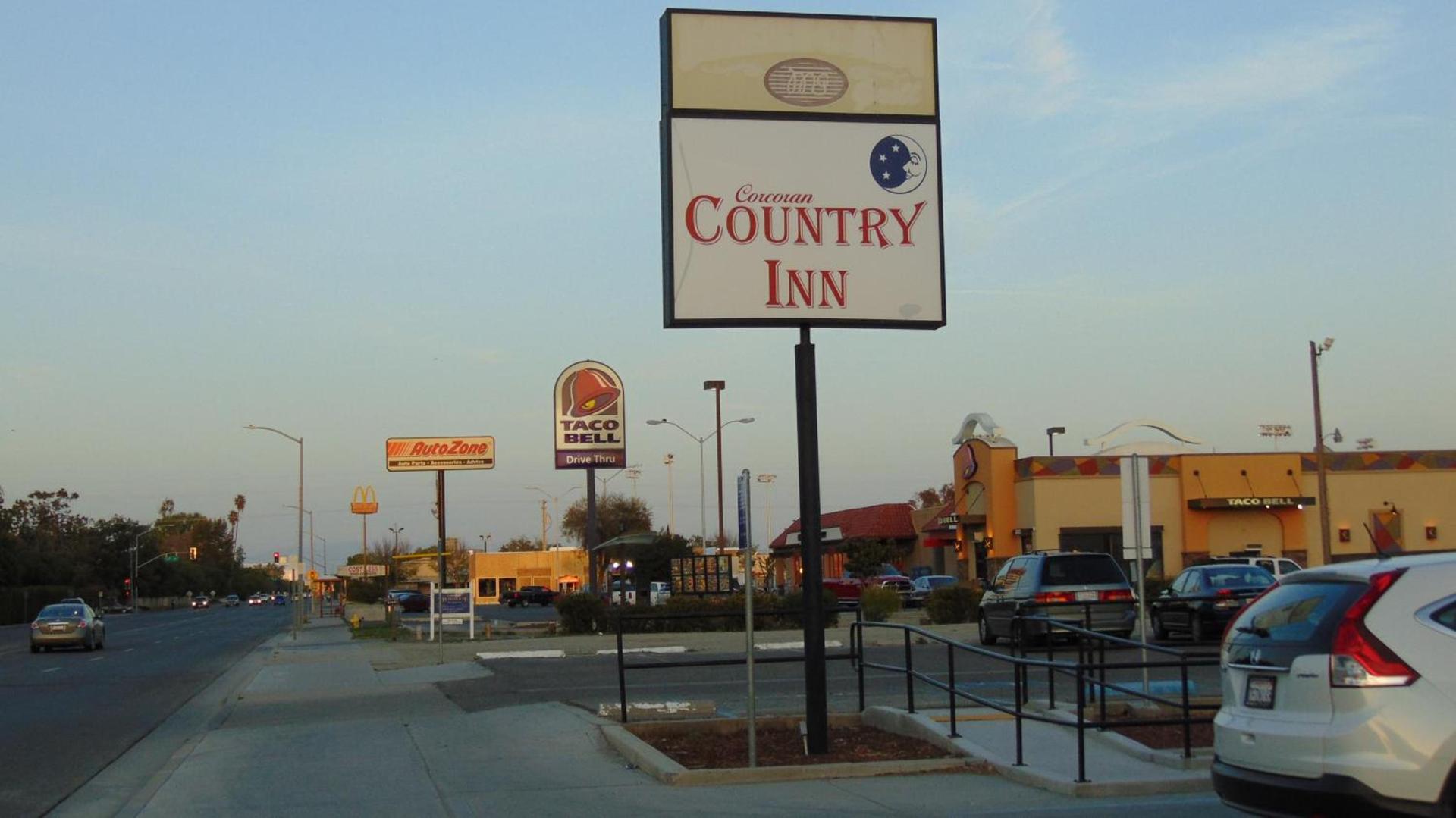 Corcoran Country Inn photo 2