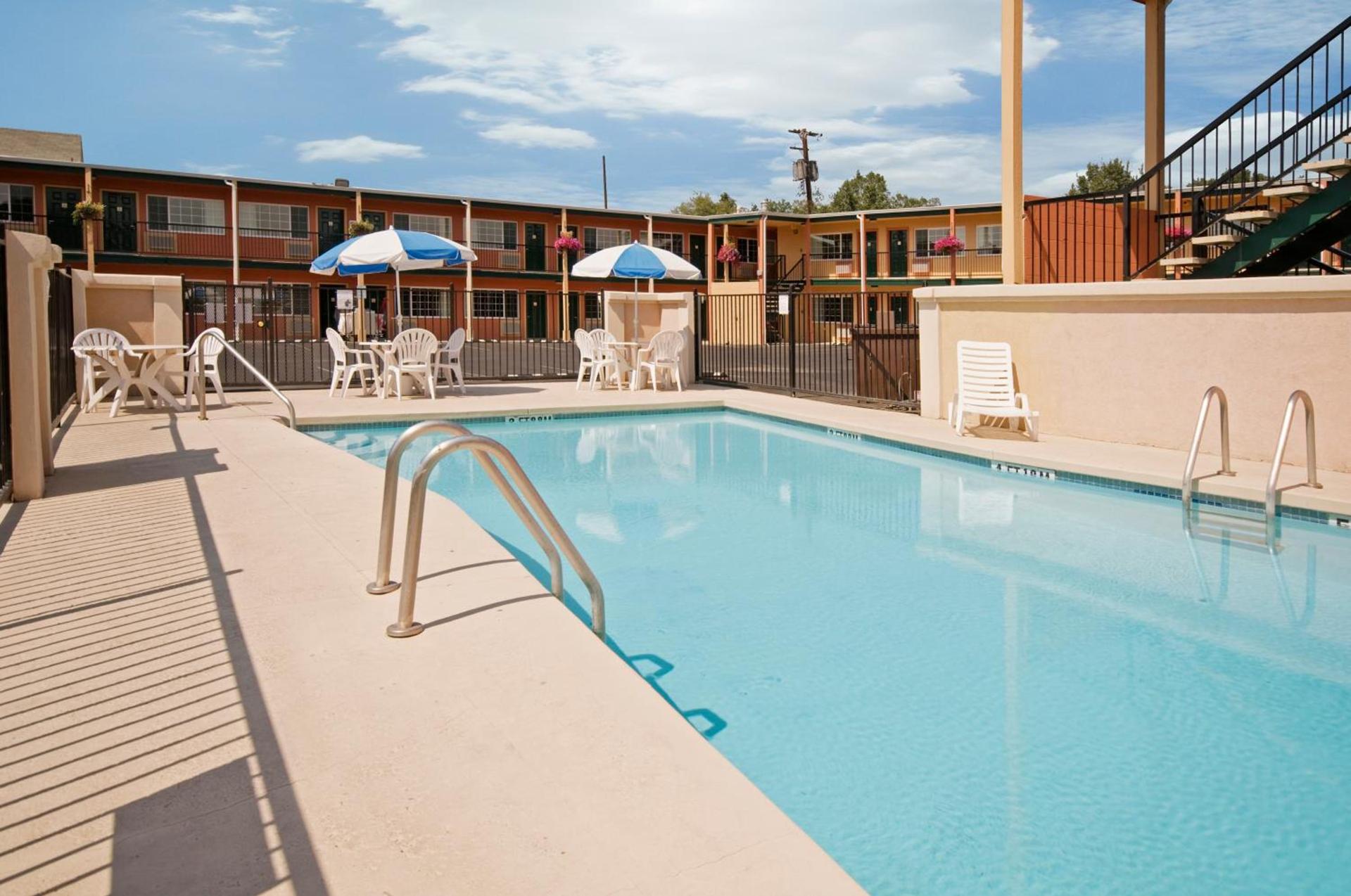 Americas Best Value Inn - Pendleton photo 2