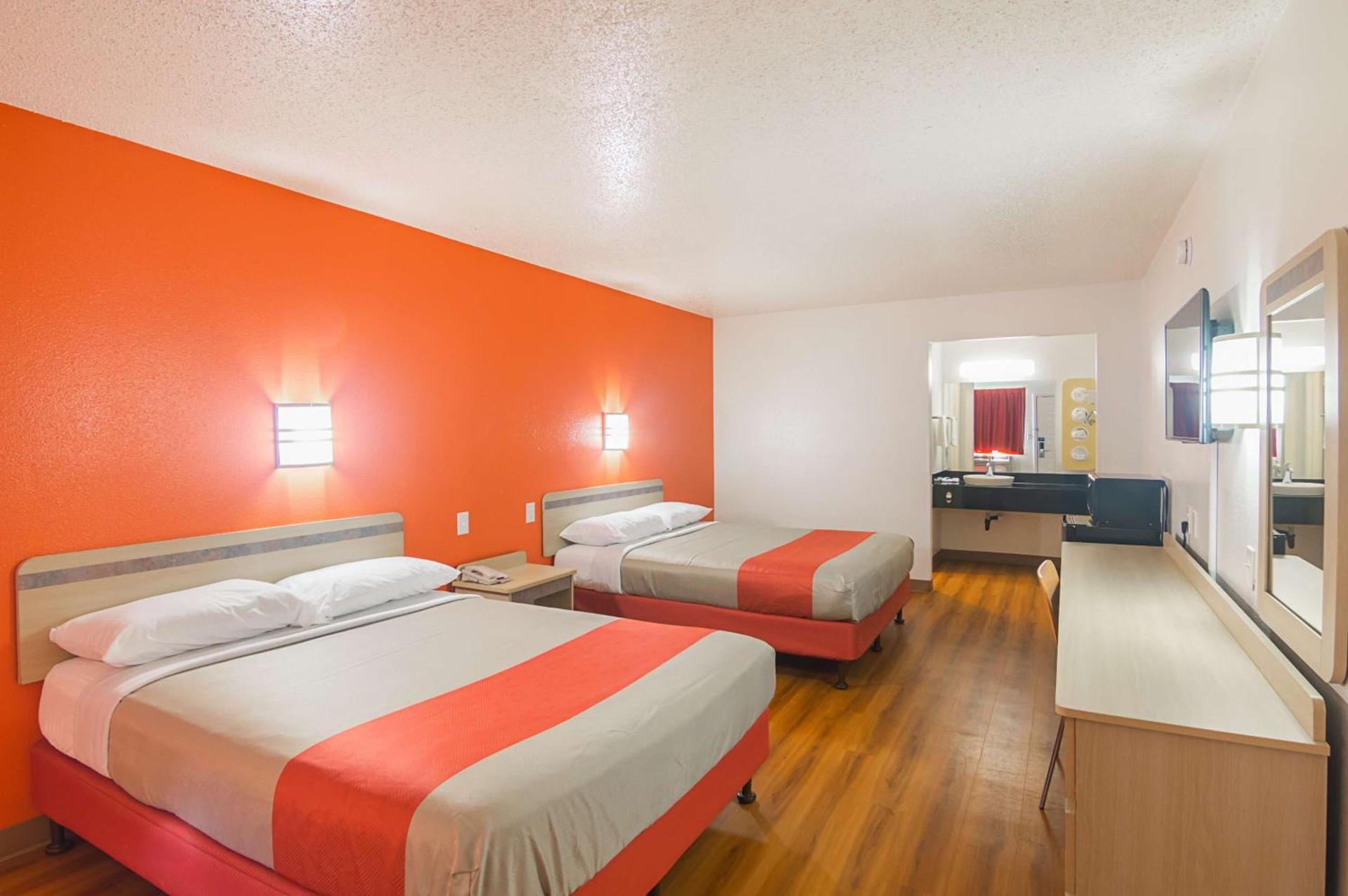 Motel 6-Lawton, OK photo 9