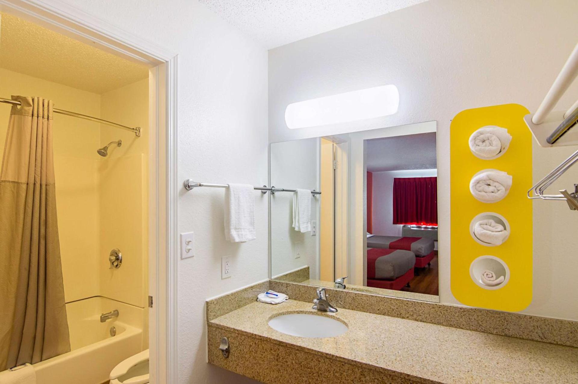 Motel 6-Lawton, OK photo 18