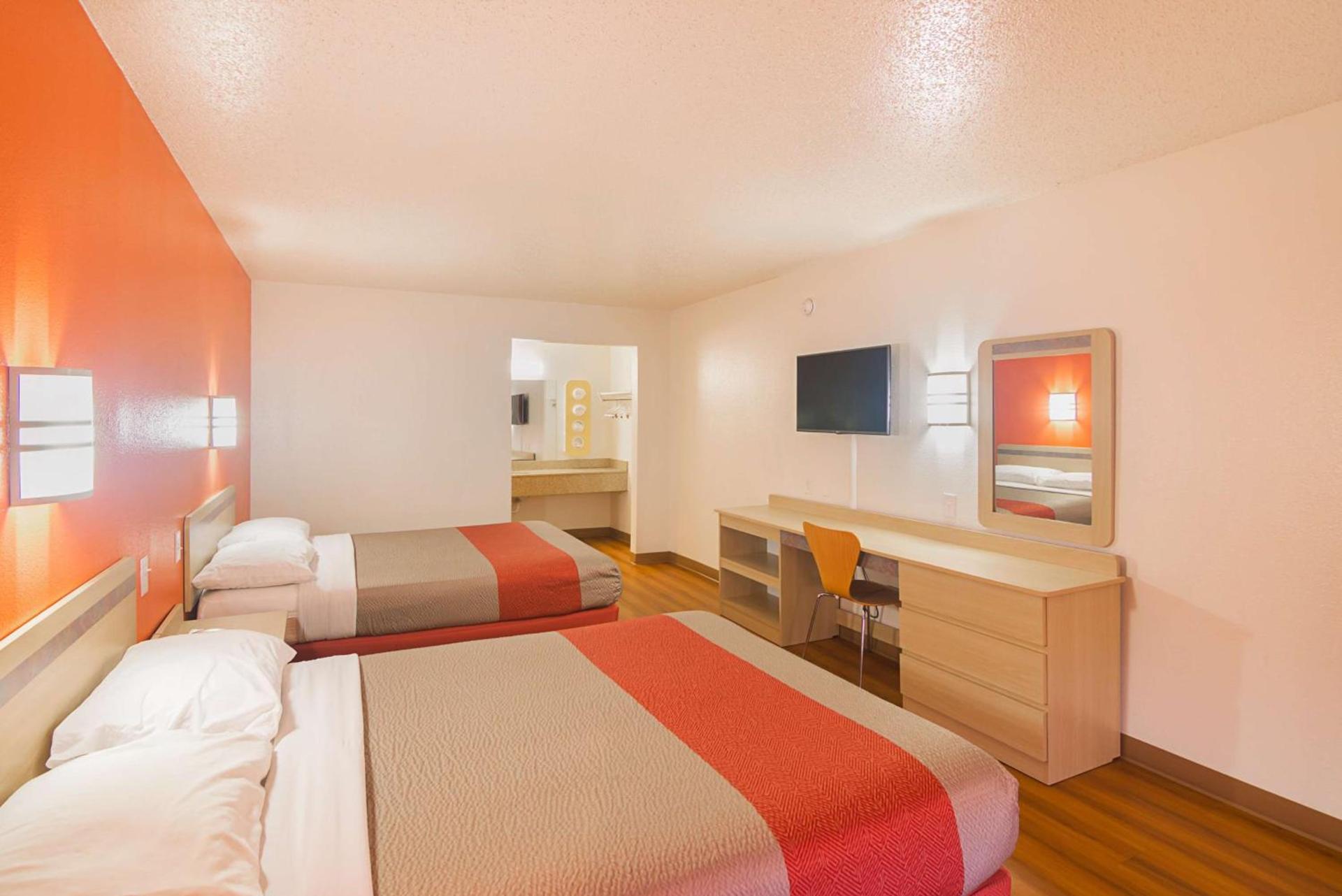 Motel 6-Lawton, OK photo 7