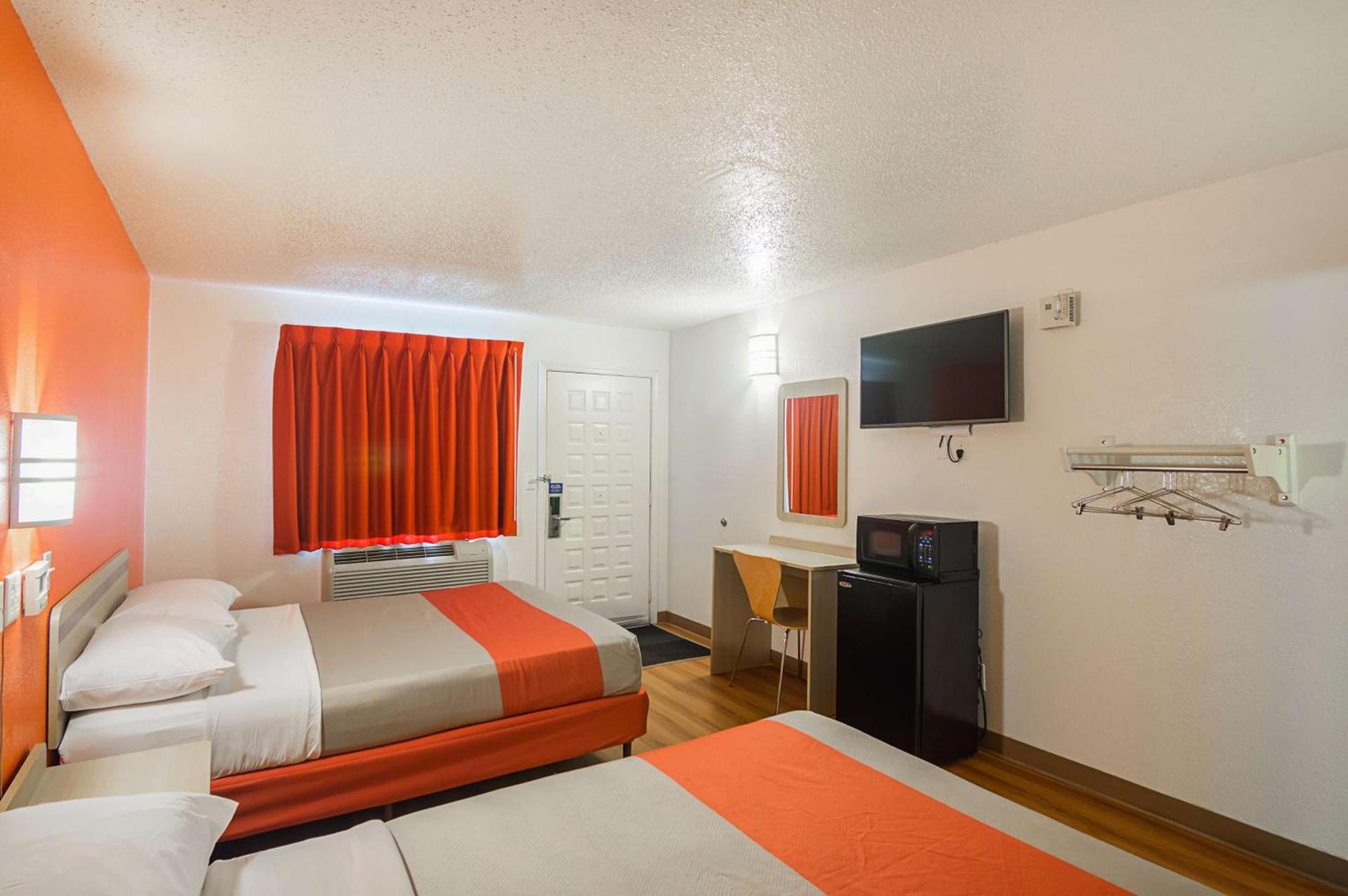 Motel 6-Lawton, OK photo 10