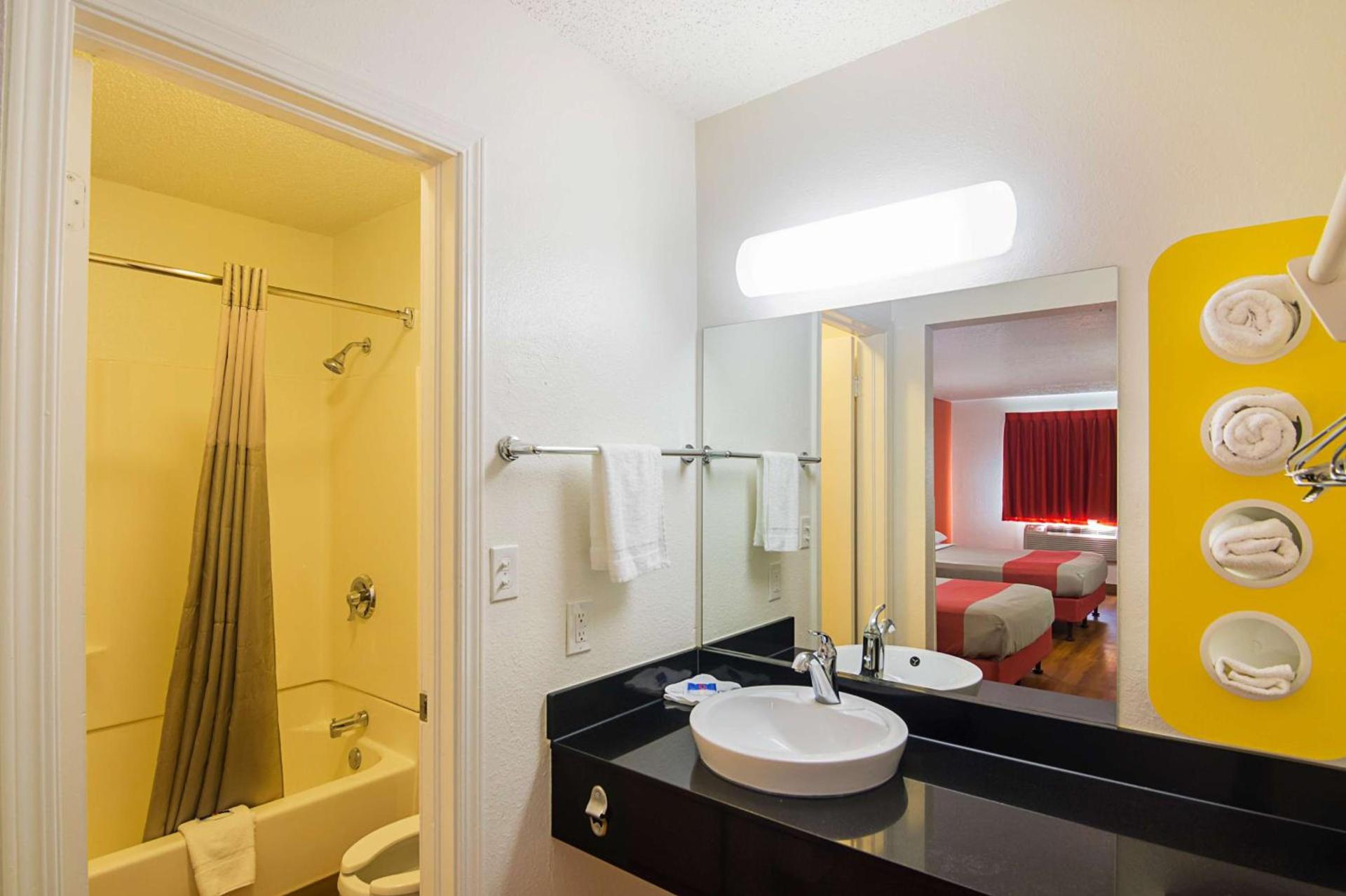 Motel 6-Lawton, OK photo 19