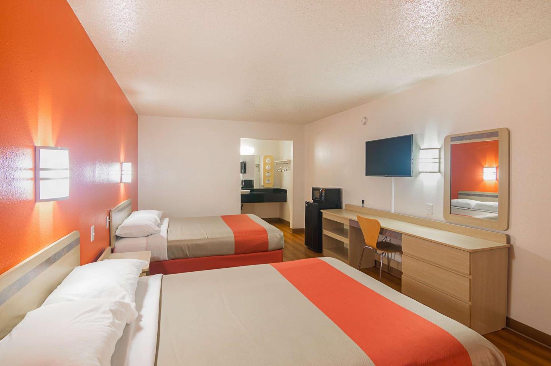 Motel 6-Lawton, OK photo 11