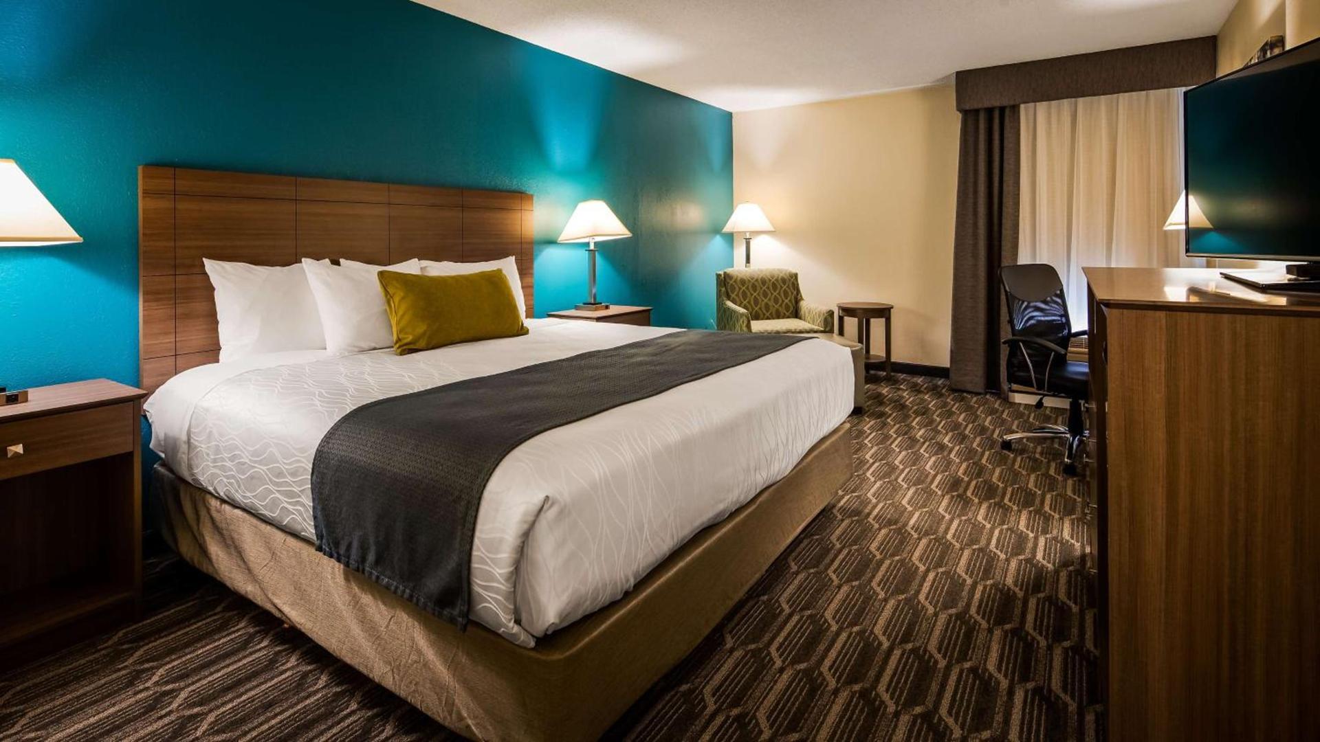 Best Western Plus Yadkin Valley Inn & Suites photo 8