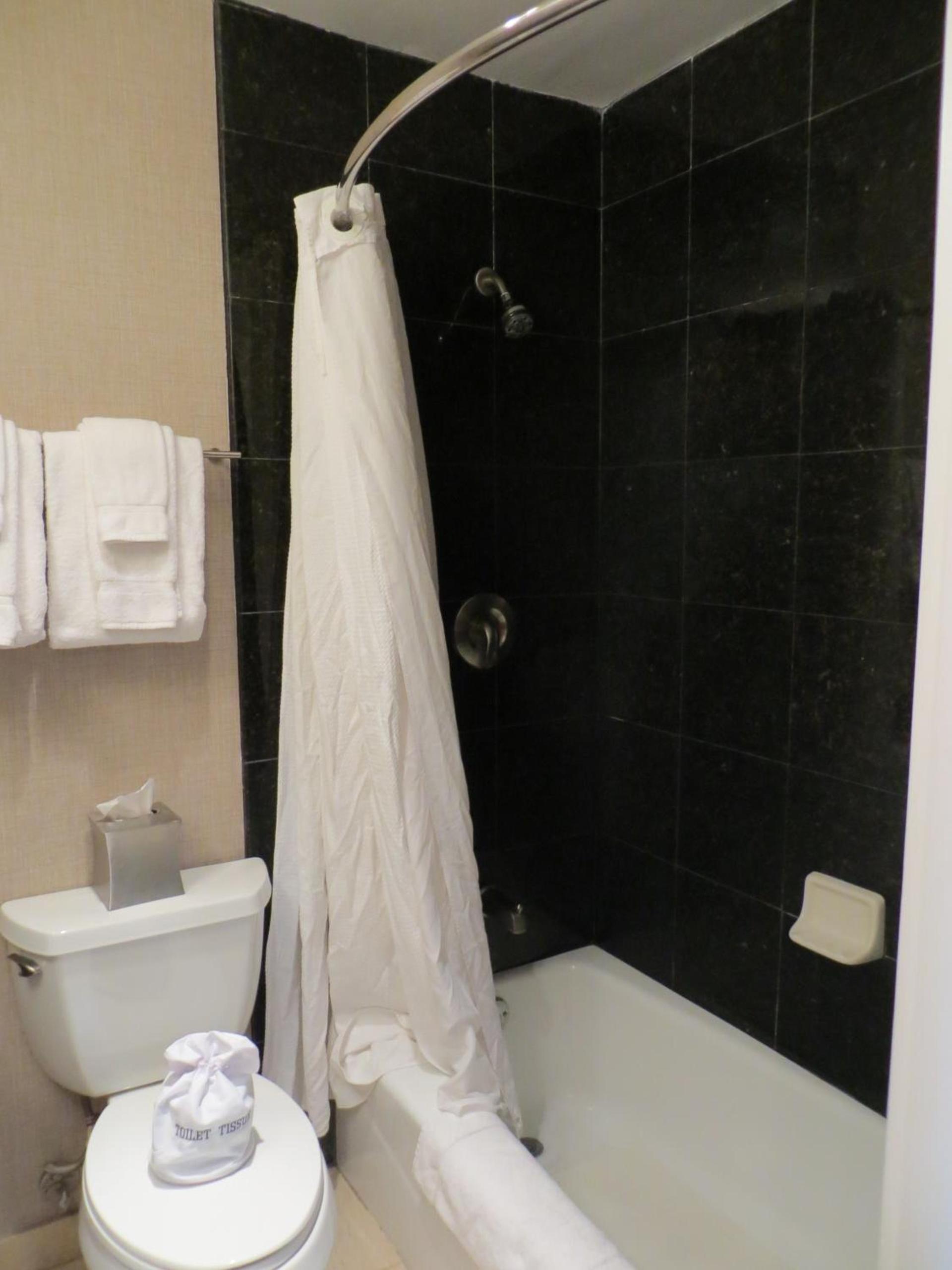 7 Springs Inn & Suites photo 13