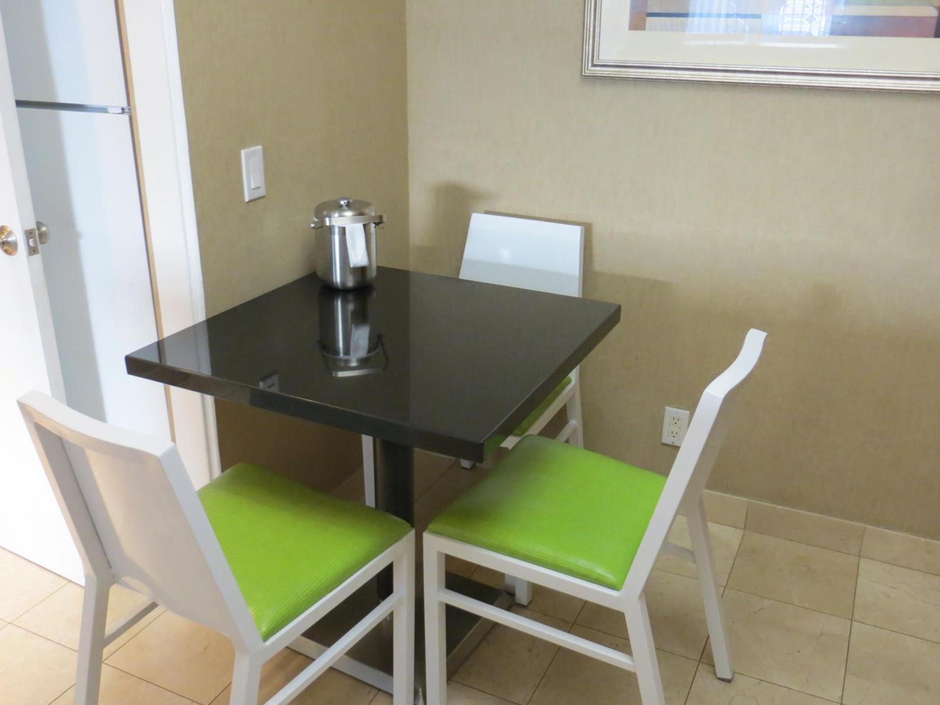 7 Springs Inn & Suites photo 23