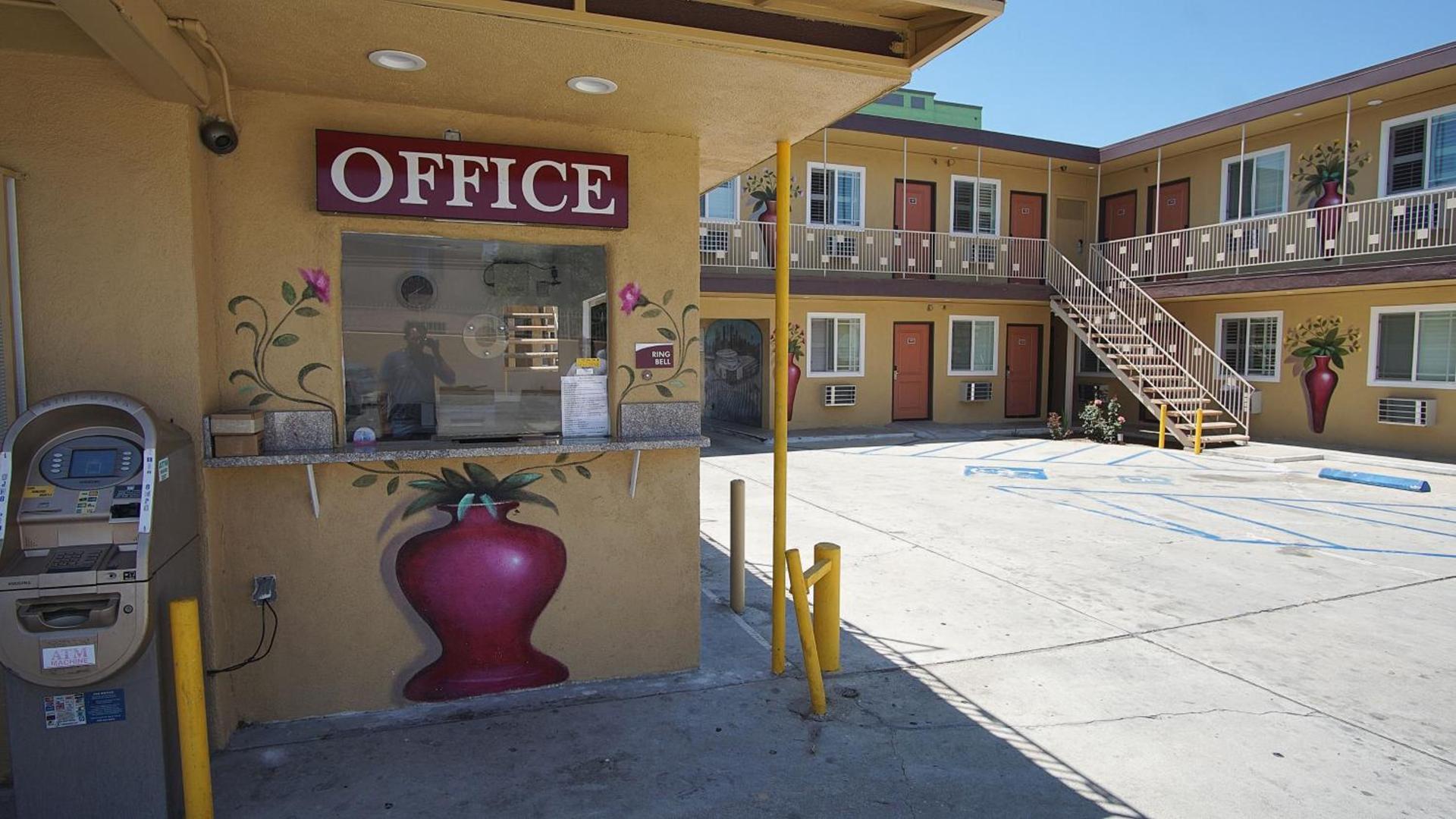 Rosa Bell Motel - Los Angeles photo 10